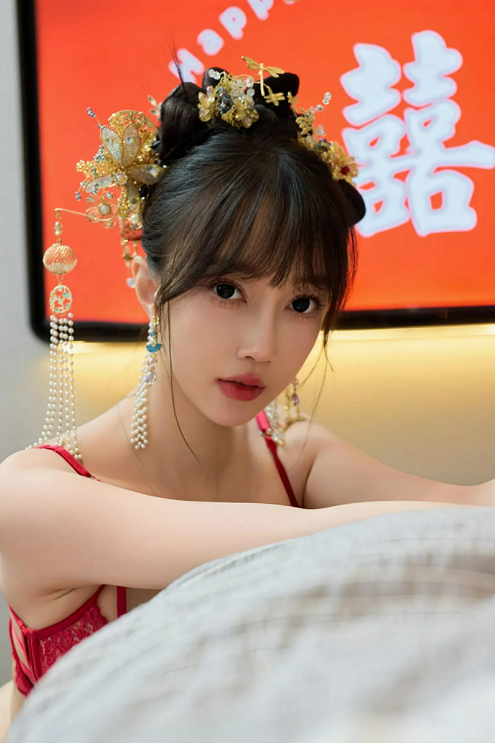 [[XiuRen秀人网]秀人网]No.10567_模特玥儿玥er性感红色蕾丝内衣配超薄肉丝秀完美身材诱惑写真72P