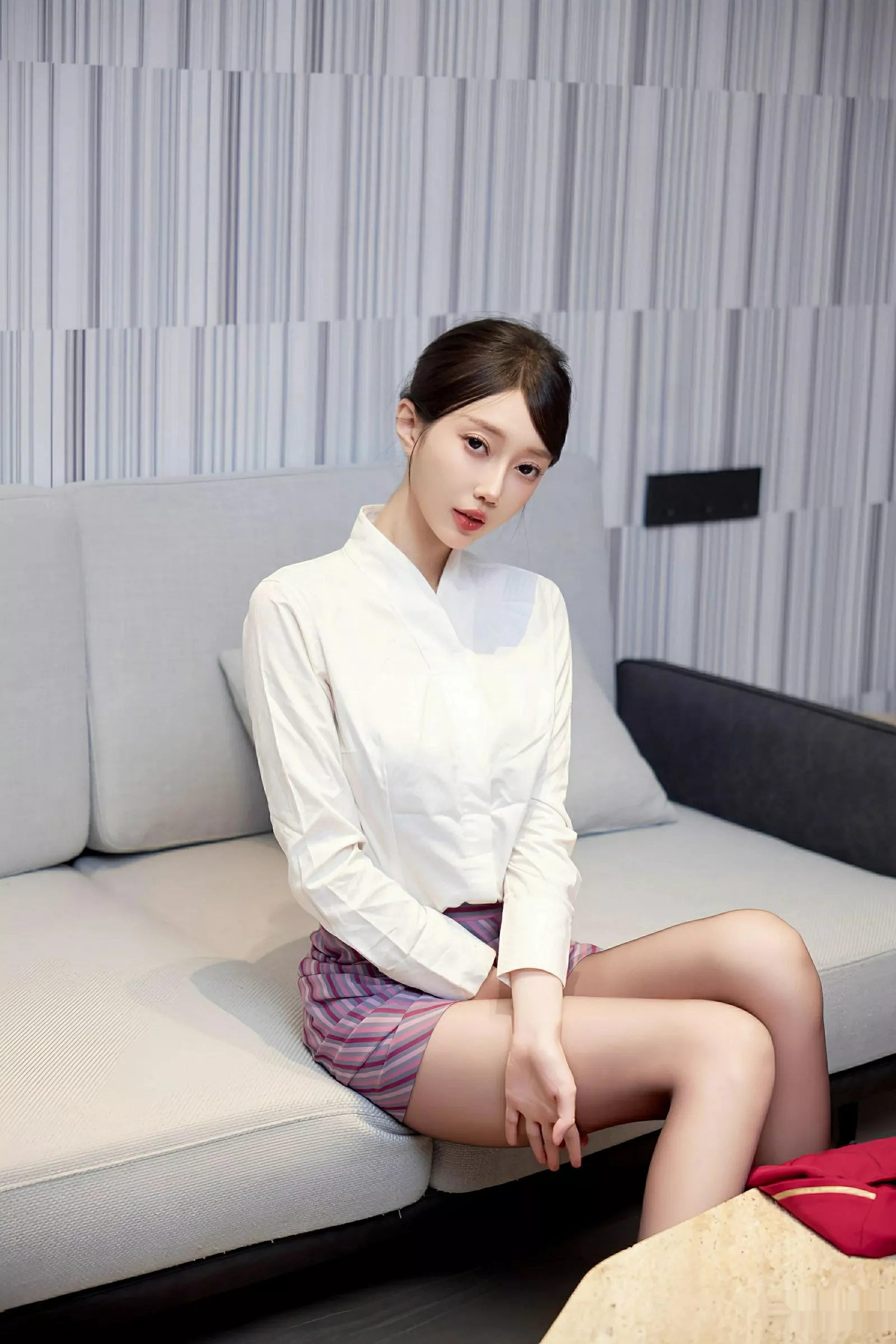 [[XiuRen秀人网]秀人网]No.10620_模特玥儿玥er性感空姐制服配超薄黑丝秀曼妙身姿迷人诱惑写真70P