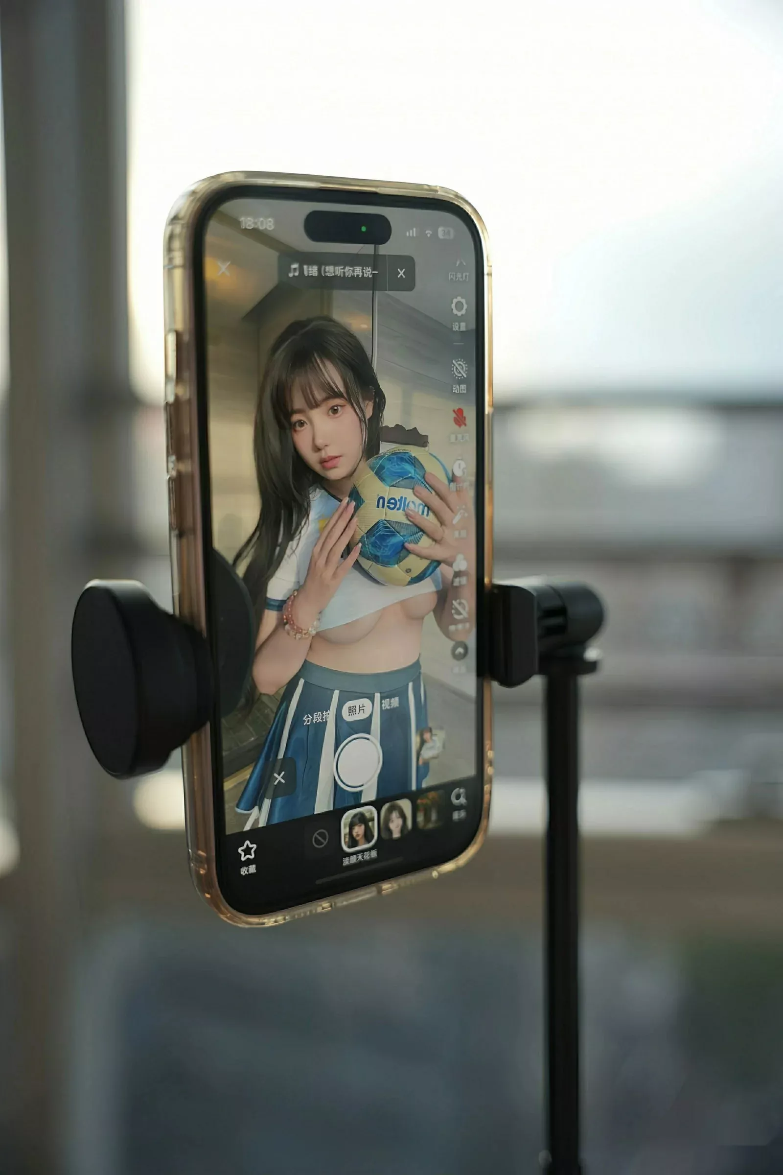 [[XiuRen秀人网]秀人网]No.10606_模特软情性感半截足球队服配白色腿袜秀曼妙身姿撩人诱惑写真82P