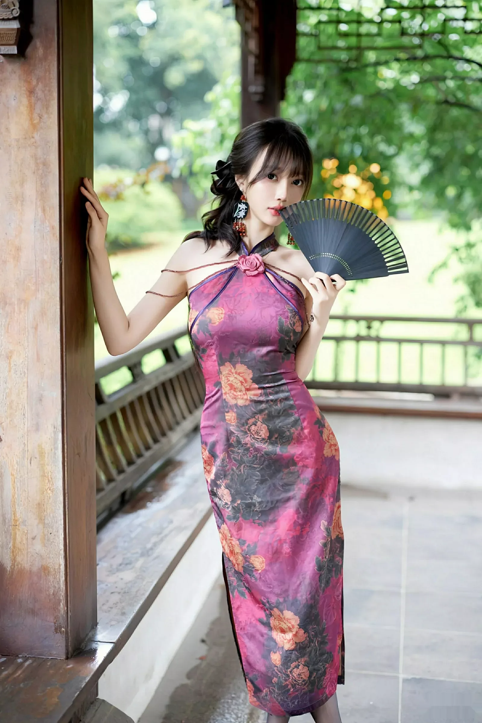 [[XiuRen秀人网]秀人网]No.10593_模特玥儿玥er性感紫色旗袍服饰配黑丝吊袜秀完美身材诱惑写真64P