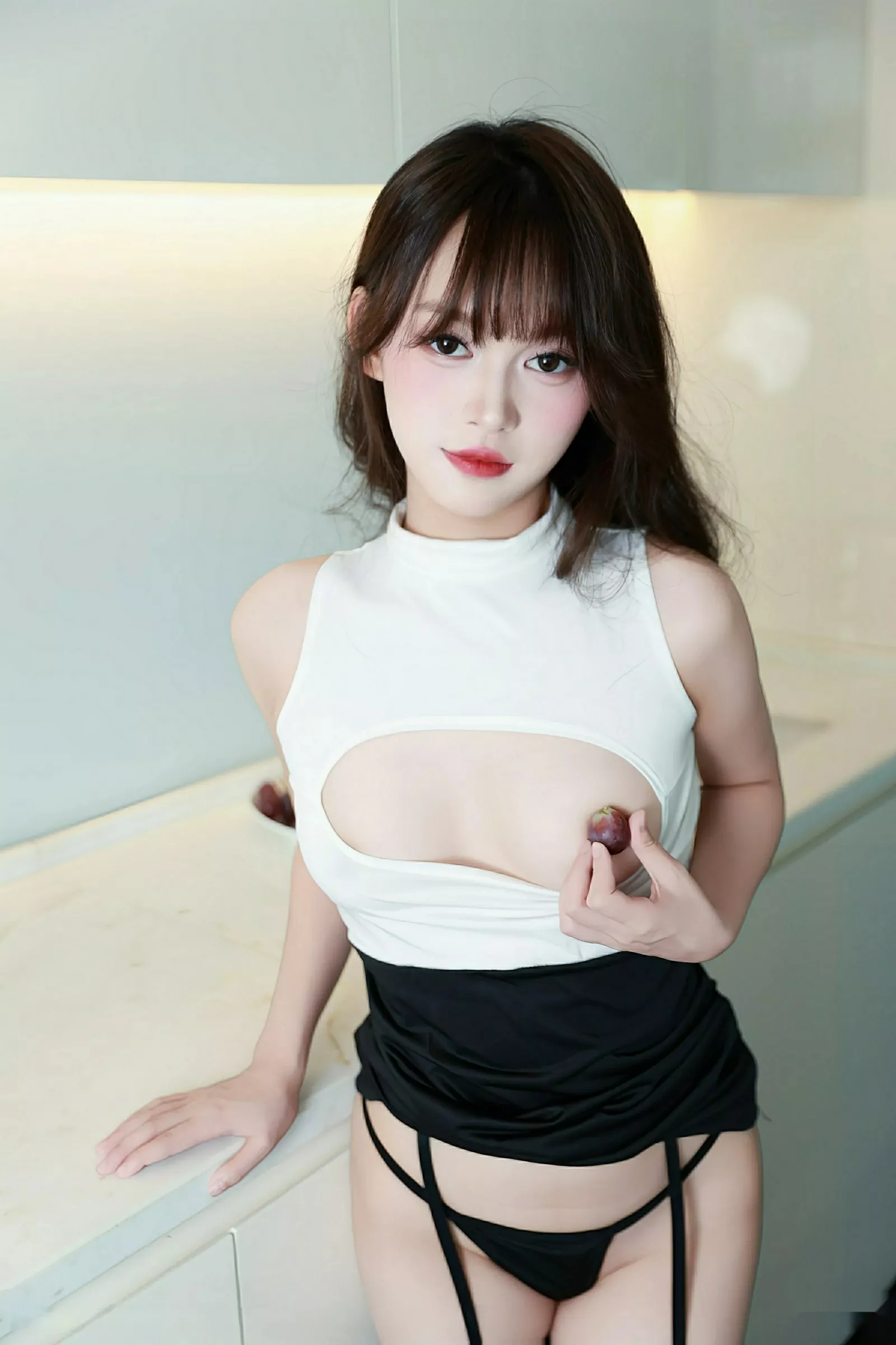 [[XiuRen秀人网]秀人网]No.10590_模特糯咪性感黑色情趣服饰配超薄肉丝秀完美身材迷人诱惑写真80P