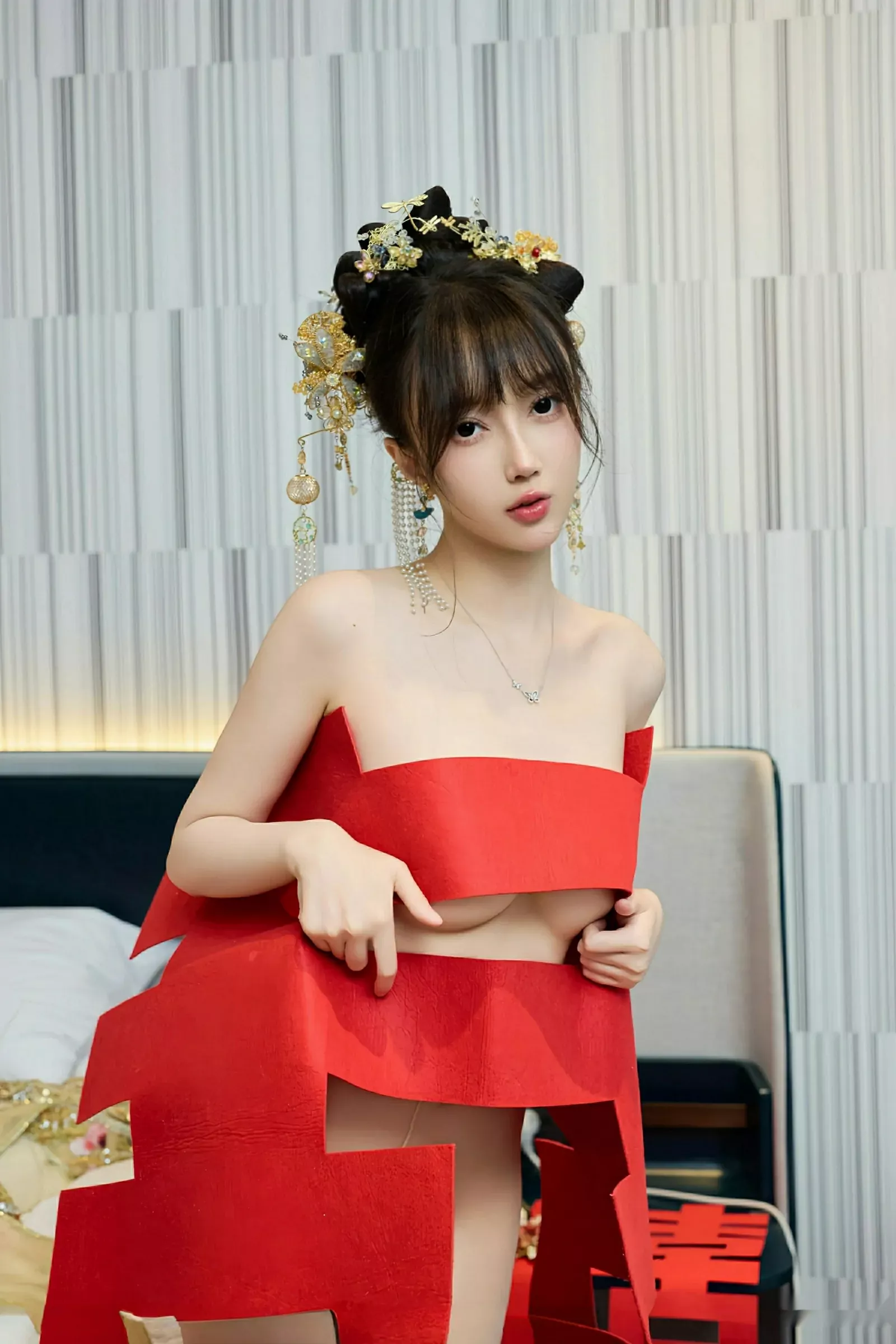 [[XiuRen秀人网]秀人网]No.10567_模特玥儿玥er性感红色蕾丝内衣配超薄肉丝秀完美身材诱惑写真72P