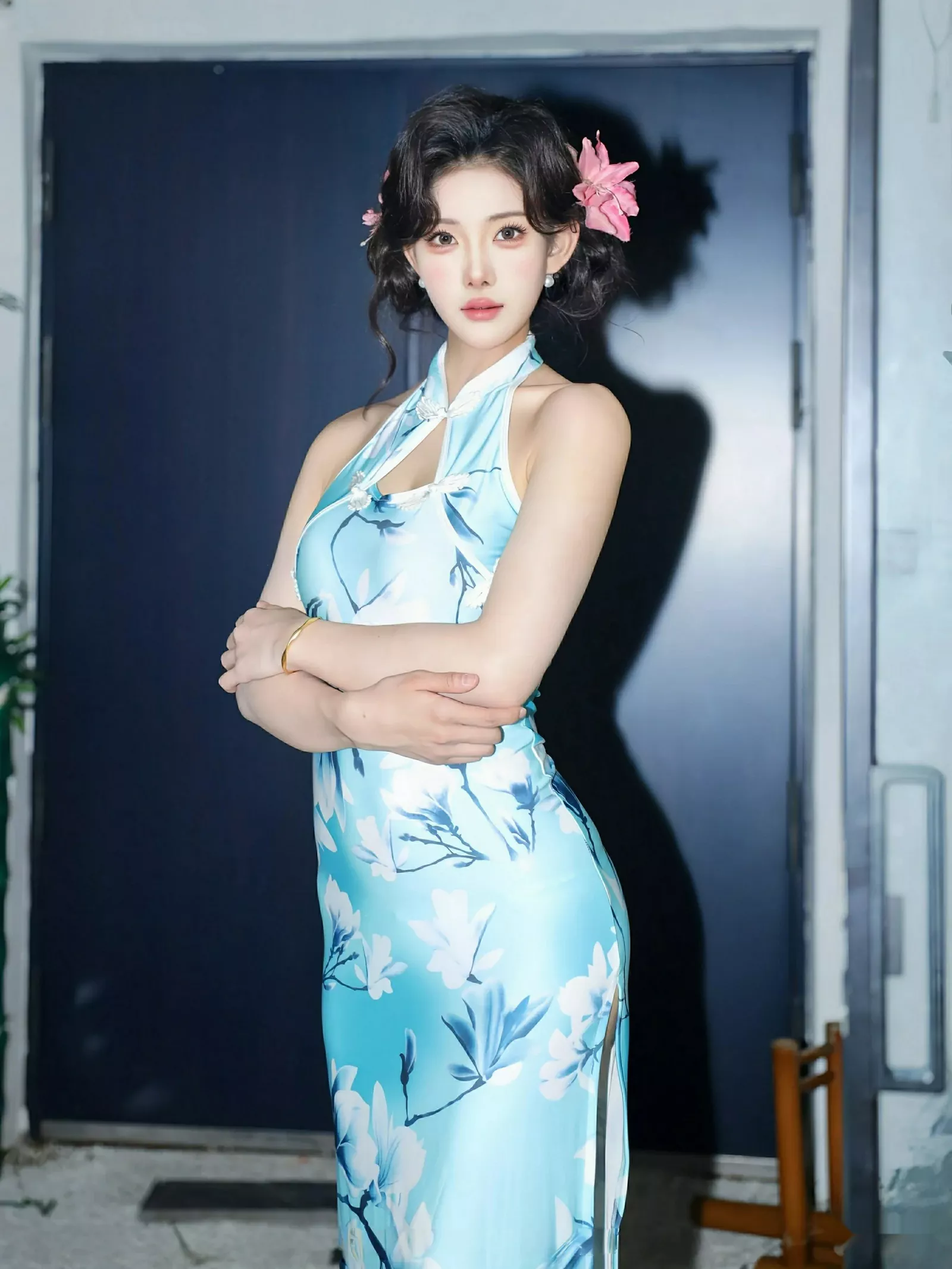 [[XiuRen秀人网]秀人网]No.10594_模特梨霜儿性感青色情趣旗袍配超薄肉丝秀凹凸身材完美诱惑写真82P