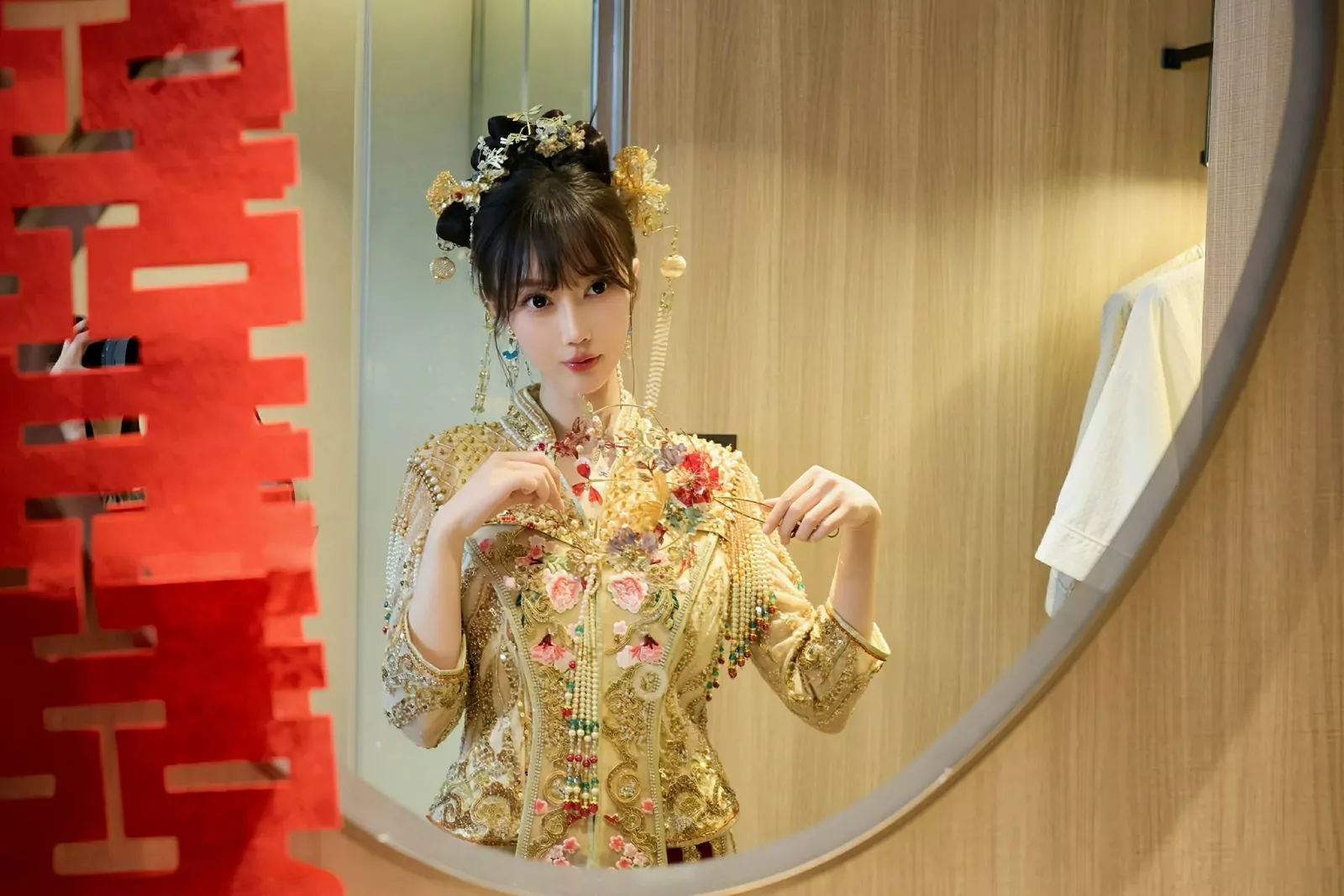 [[XiuRen秀人网]秀人网]No.10567_模特玥儿玥er性感红色蕾丝内衣配超薄肉丝秀完美身材诱惑写真72P