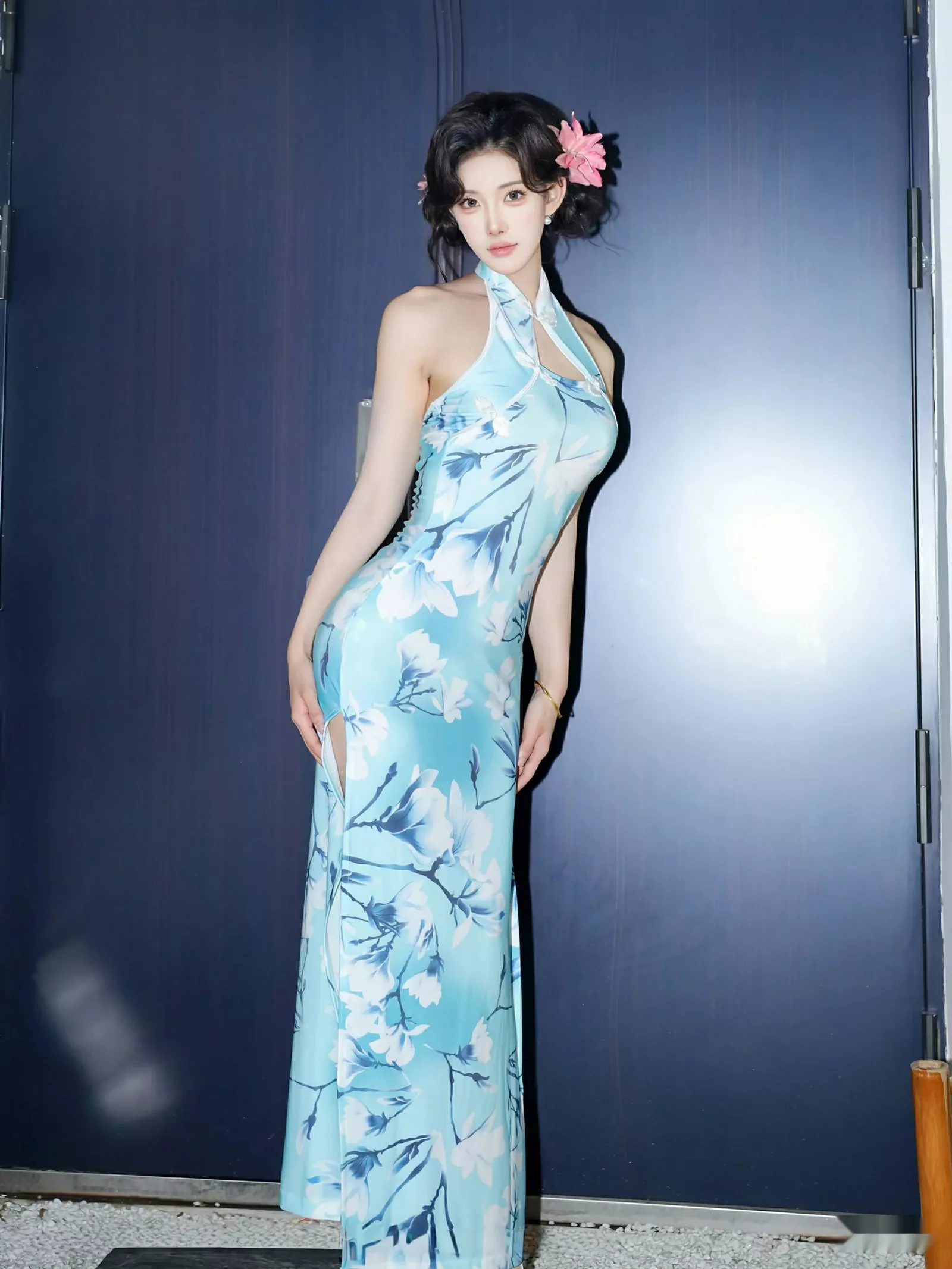 [[XiuRen秀人网]秀人网]No.10594_模特梨霜儿性感青色情趣旗袍配超薄肉丝秀凹凸身材完美诱惑写真82P