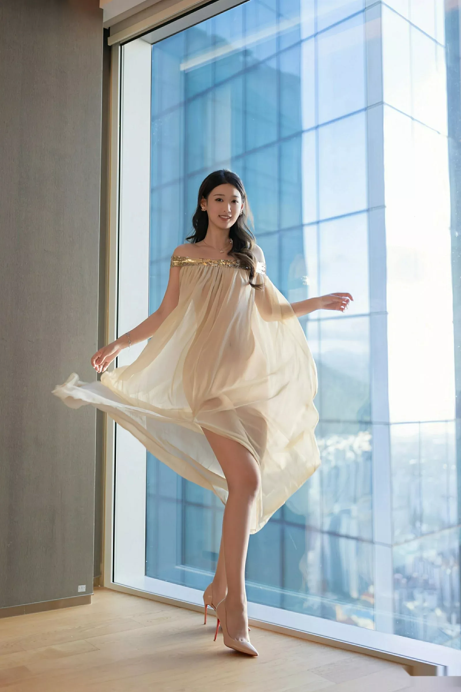 [[XiuRen秀人网]秀人网]No.10619_模特唐安琪性感浅色薄纱服饰配超薄肉丝秀曼妙身姿完美诱惑写真81P