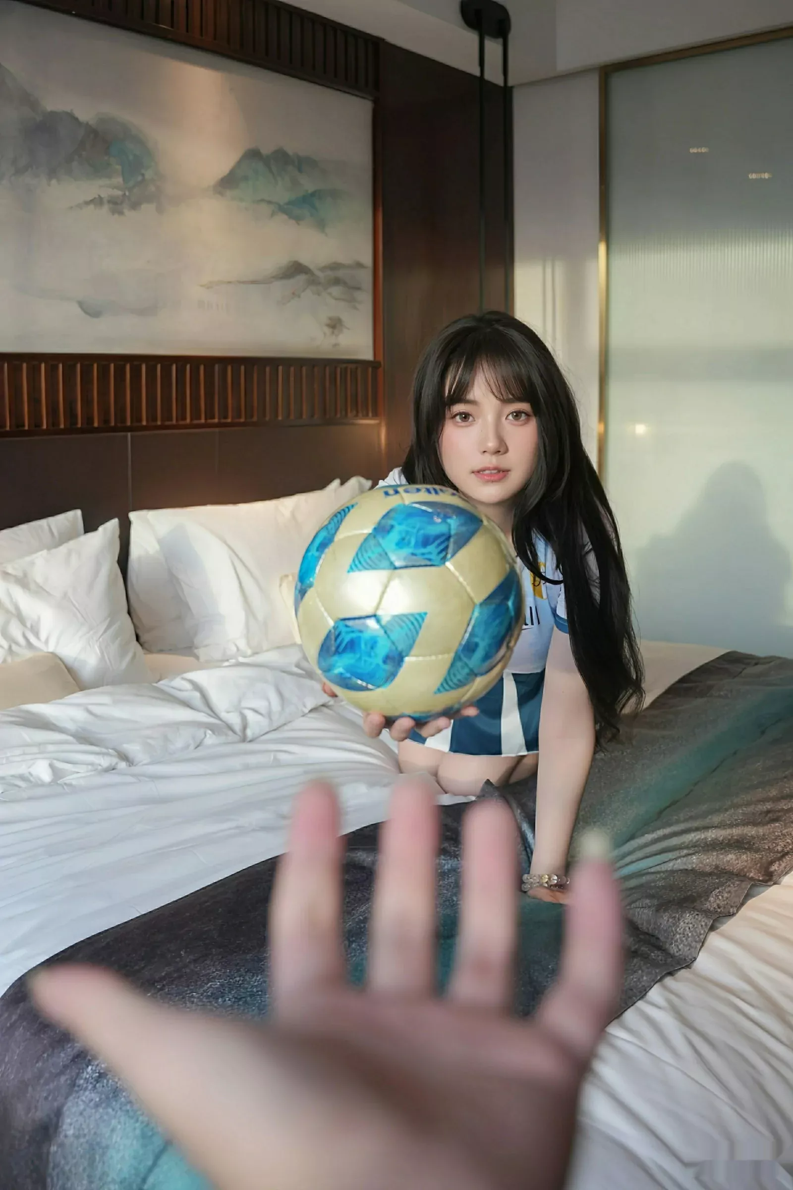 [[XiuRen秀人网]秀人网]No.10606_模特软情性感半截足球队服配白色腿袜秀曼妙身姿撩人诱惑写真82P