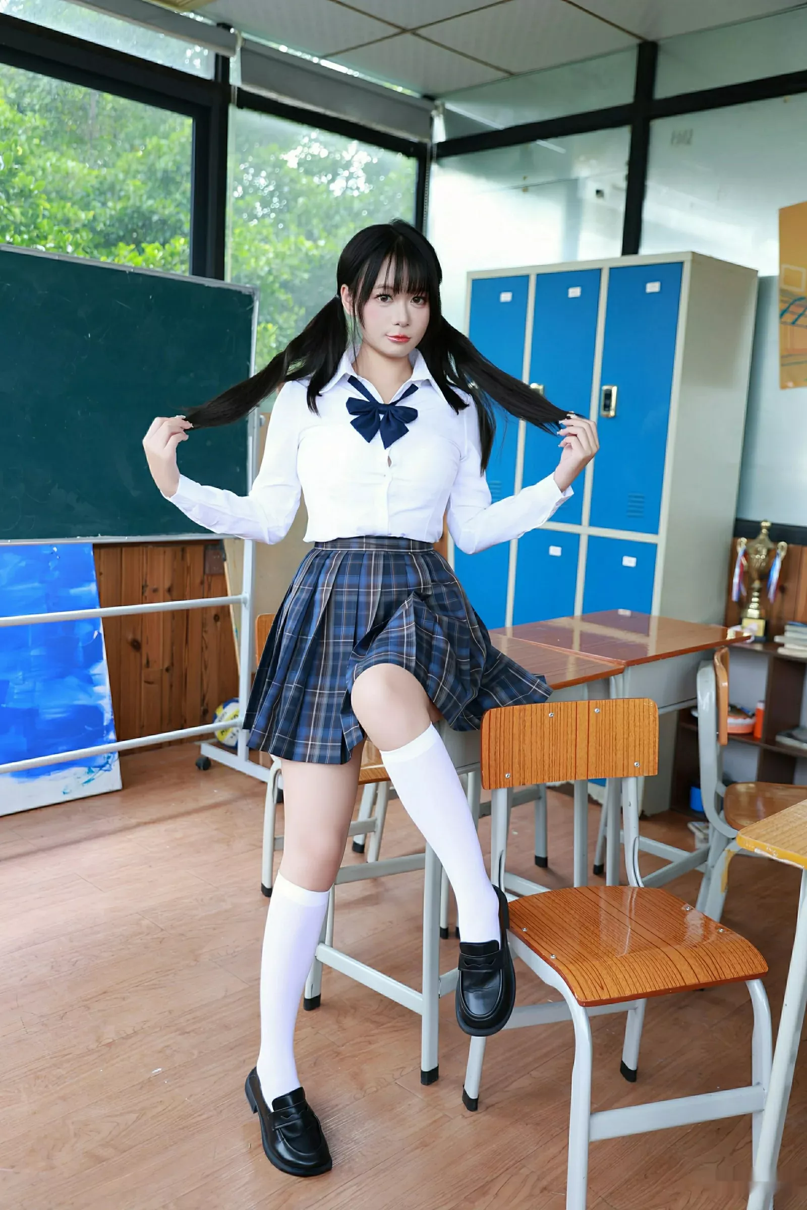 [[XiuRen秀人网]秀人网]No.10602_新人模特水泽性感JK制服露肉色蕾丝内衣秀丰满身材迷人诱惑写真85P