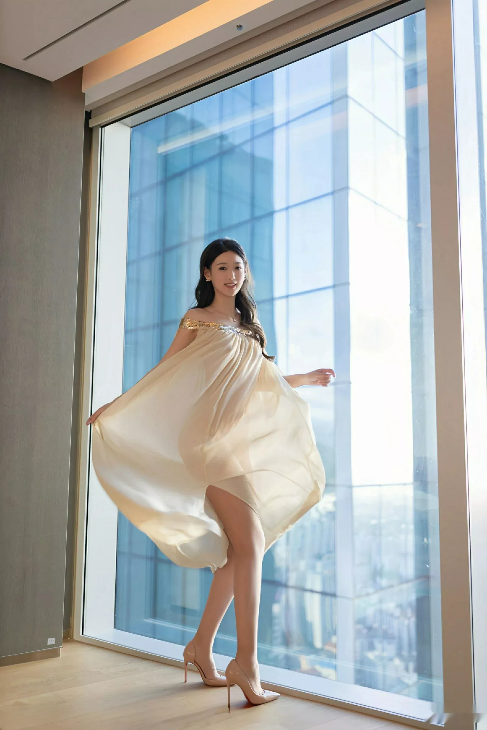 [[XiuRen秀人网]秀人网]No.10619_模特唐安琪性感浅色薄纱服饰配超薄肉丝秀曼妙身姿完美诱惑写真81P