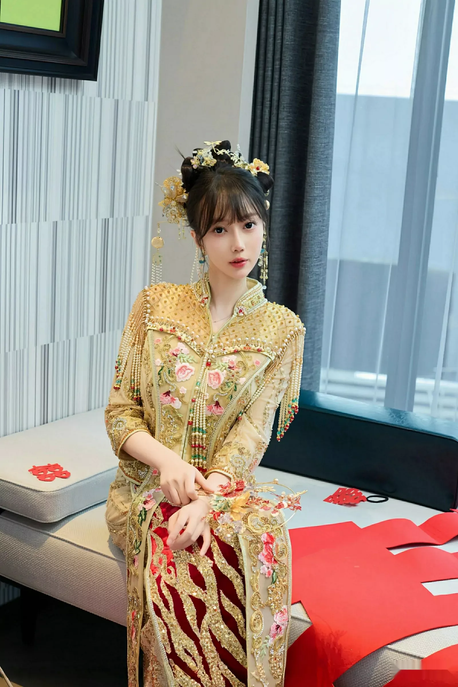 [[XiuRen秀人网]秀人网]No.10567_模特玥儿玥er性感红色蕾丝内衣配超薄肉丝秀完美身材诱惑写真72P