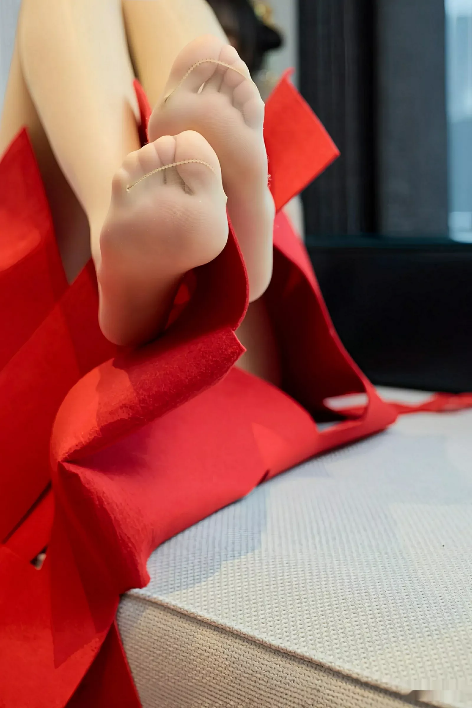 [[XiuRen秀人网]秀人网]No.10567_模特玥儿玥er性感红色蕾丝内衣配超薄肉丝秀完美身材诱惑写真72P