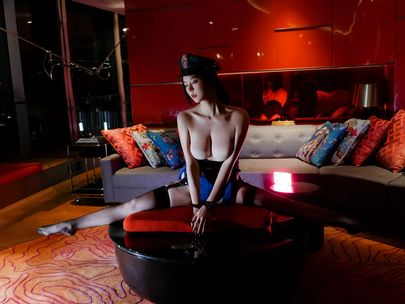 [[XiuRen秀人网]秀人网]No.10569_模特玫瑰我爱你性感蓝色cos制服配黑丝吊袜秀凹凸身材诱惑写真80P