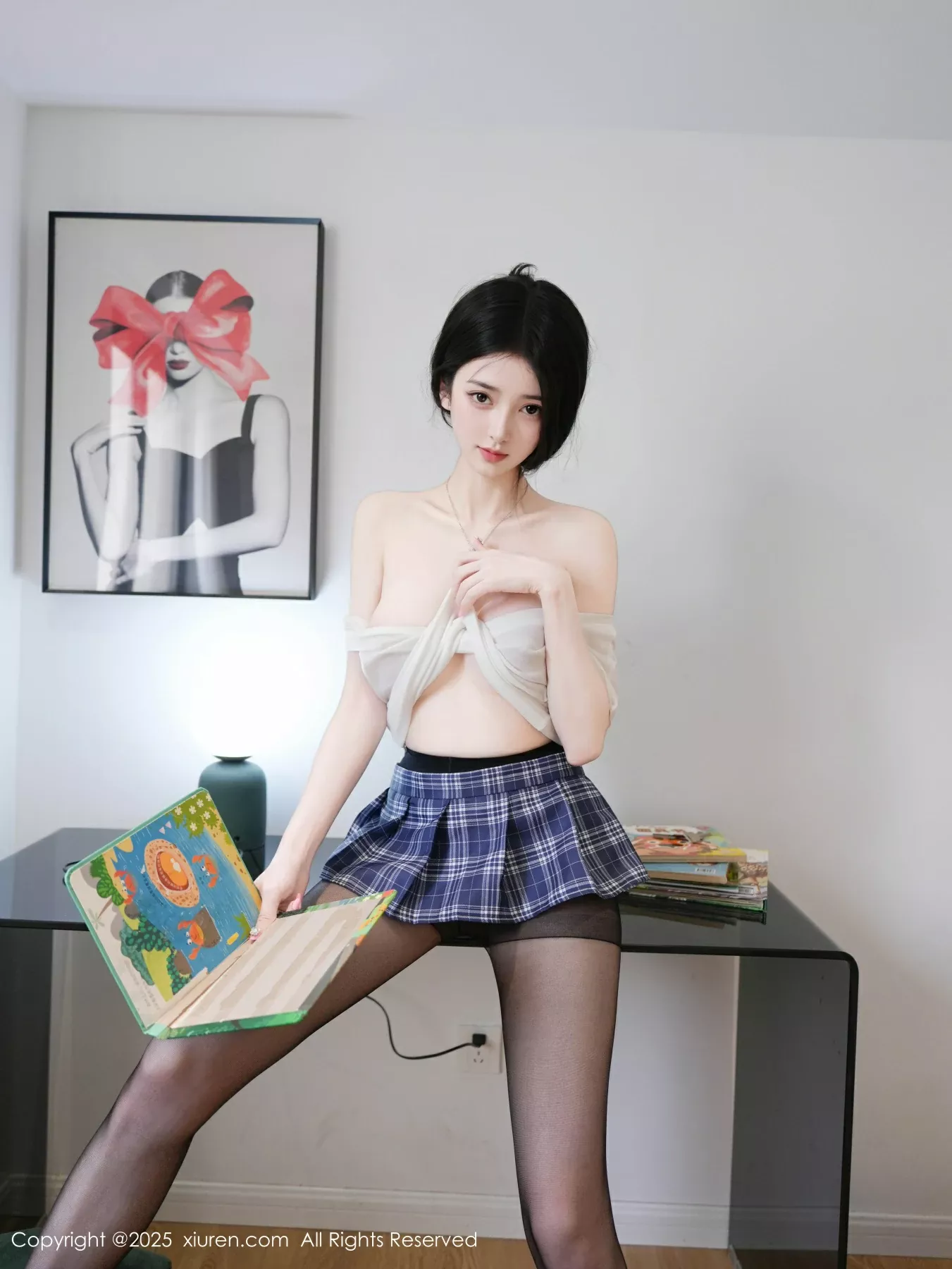 [[XiuRen秀人网]秀人网]No.10613_模特白小蝶性感白上衣配格子短裙露超薄黑丝秀完美曲线诱惑写真60P