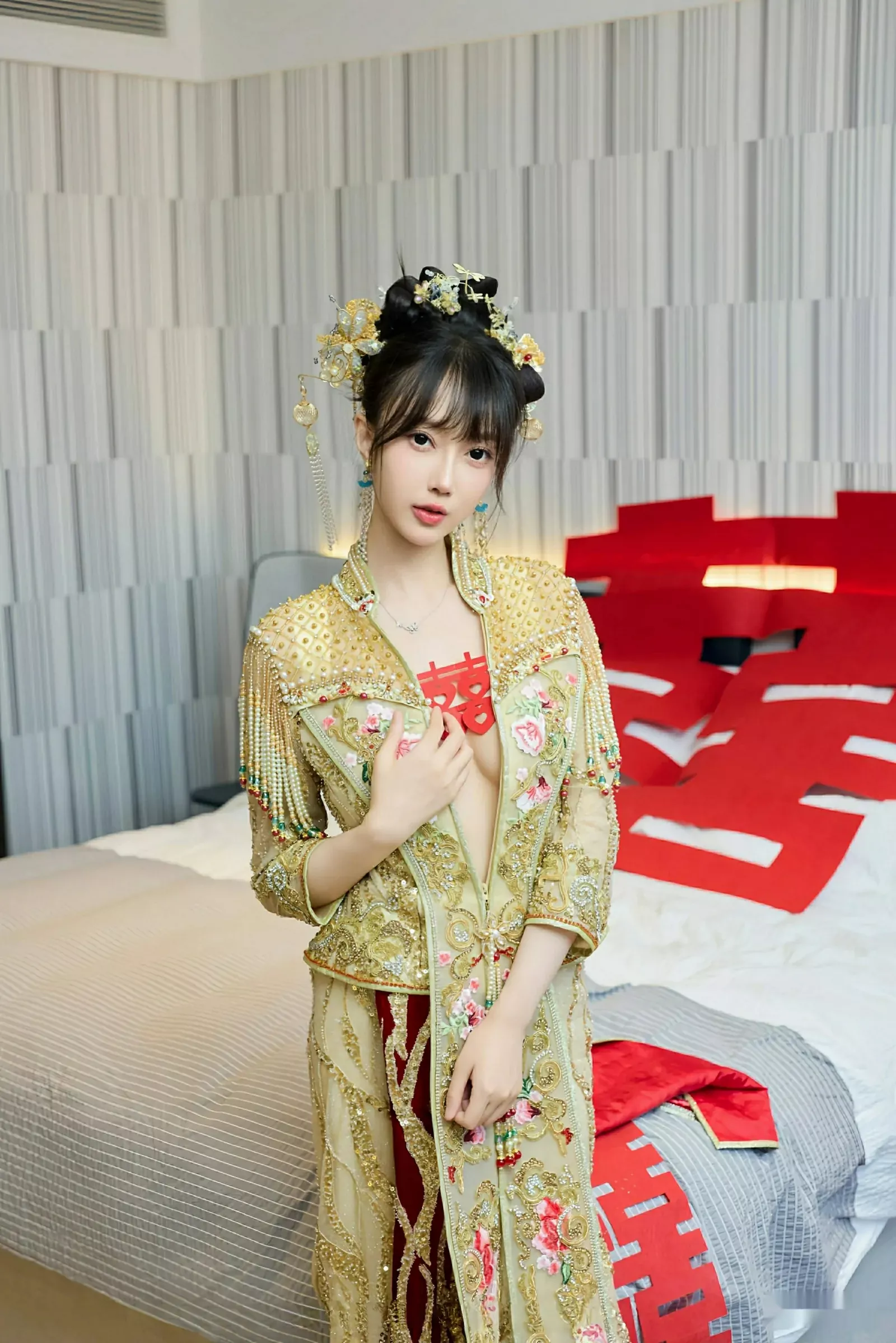 [[XiuRen秀人网]秀人网]No.10567_模特玥儿玥er性感红色蕾丝内衣配超薄肉丝秀完美身材诱惑写真72P