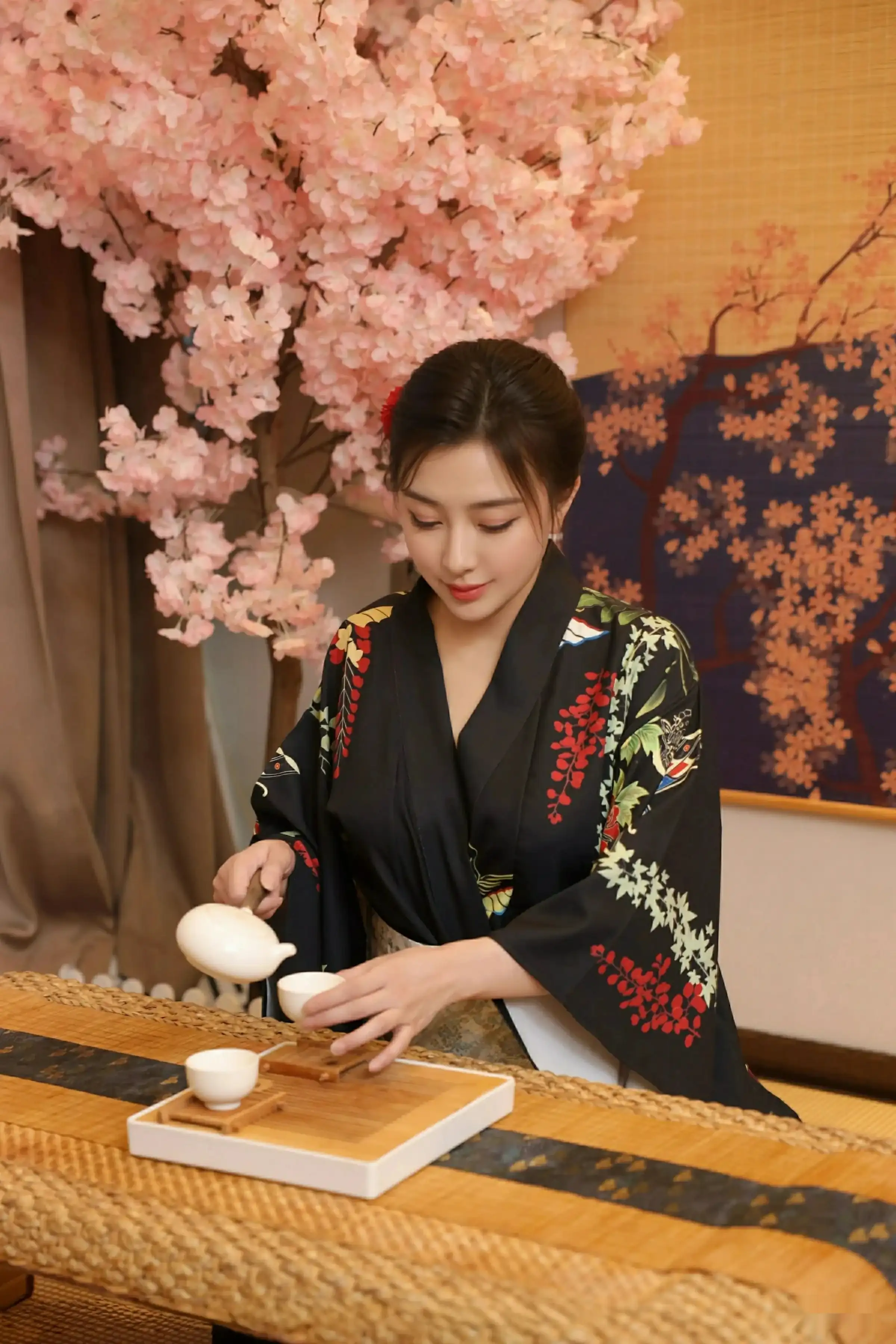 [[XiuRen秀人网]秀人网]No.10627_模特苏一诺性感日系黑色服饰露红色内衣秀曼妙身材迷人诱惑写真80P