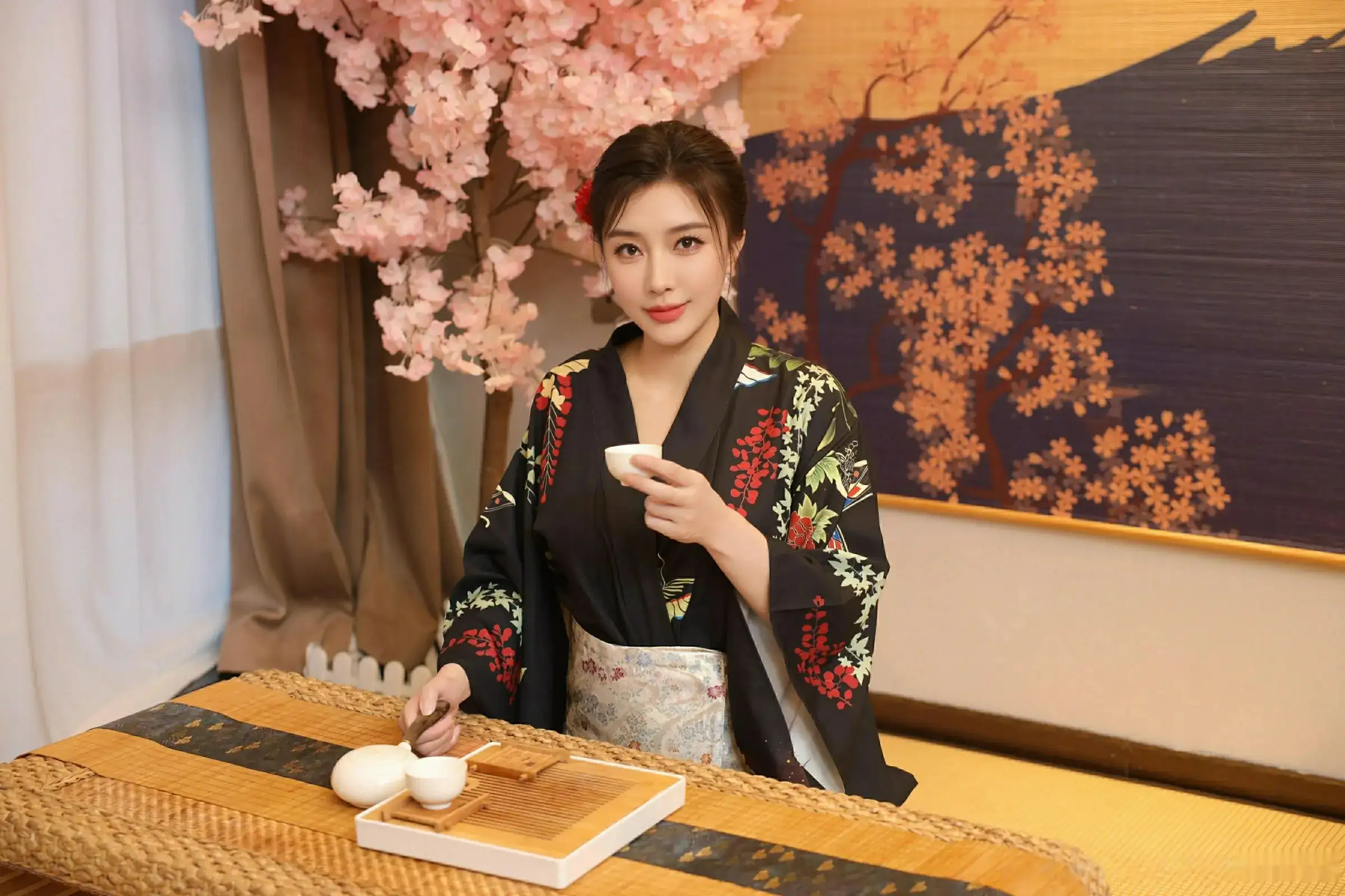 [[XiuRen秀人网]秀人网]No.10627_模特苏一诺性感日系黑色服饰露红色内衣秀曼妙身材迷人诱惑写真80P