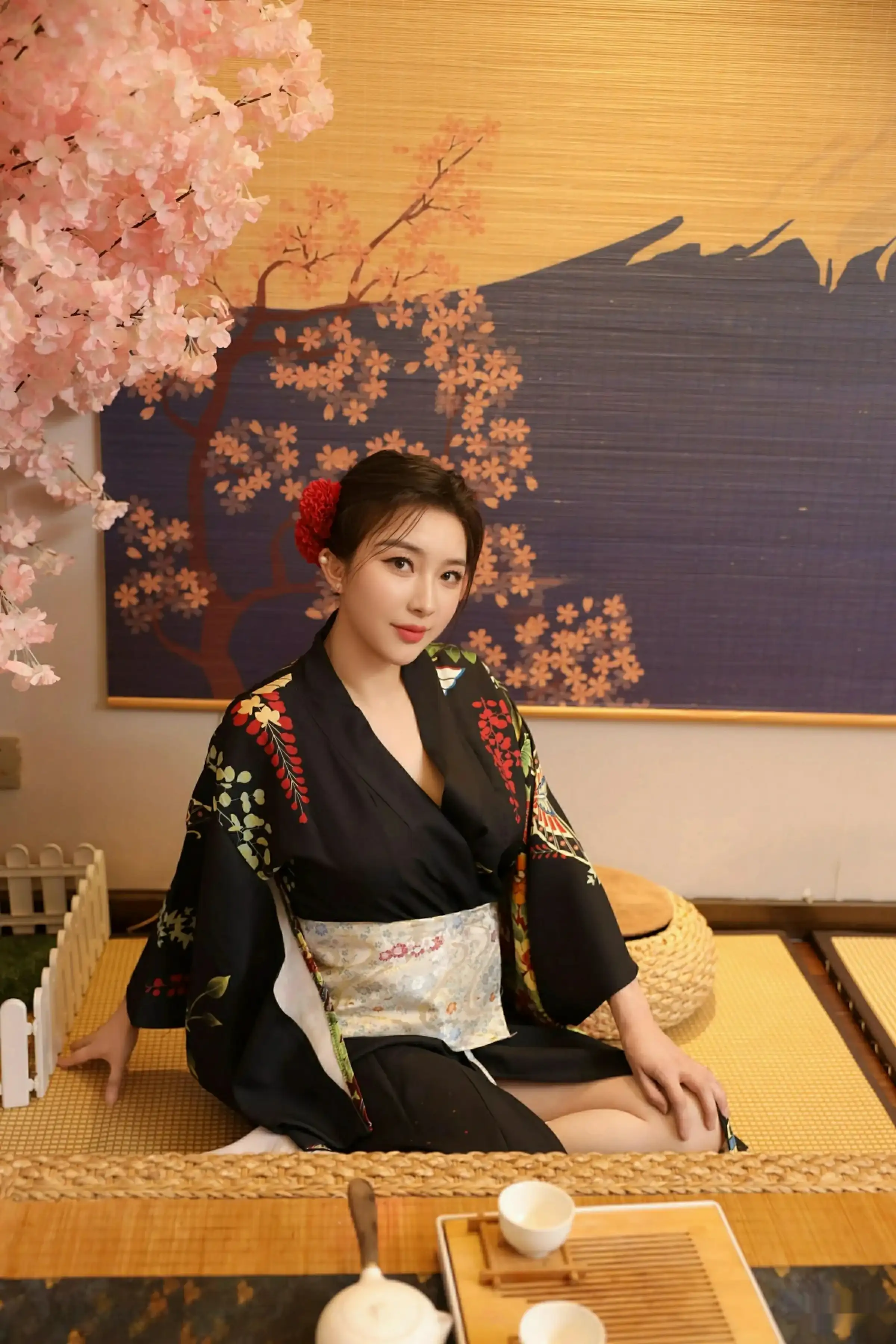 [[XiuRen秀人网]秀人网]No.10627_模特苏一诺性感日系黑色服饰露红色内衣秀曼妙身材迷人诱惑写真80P