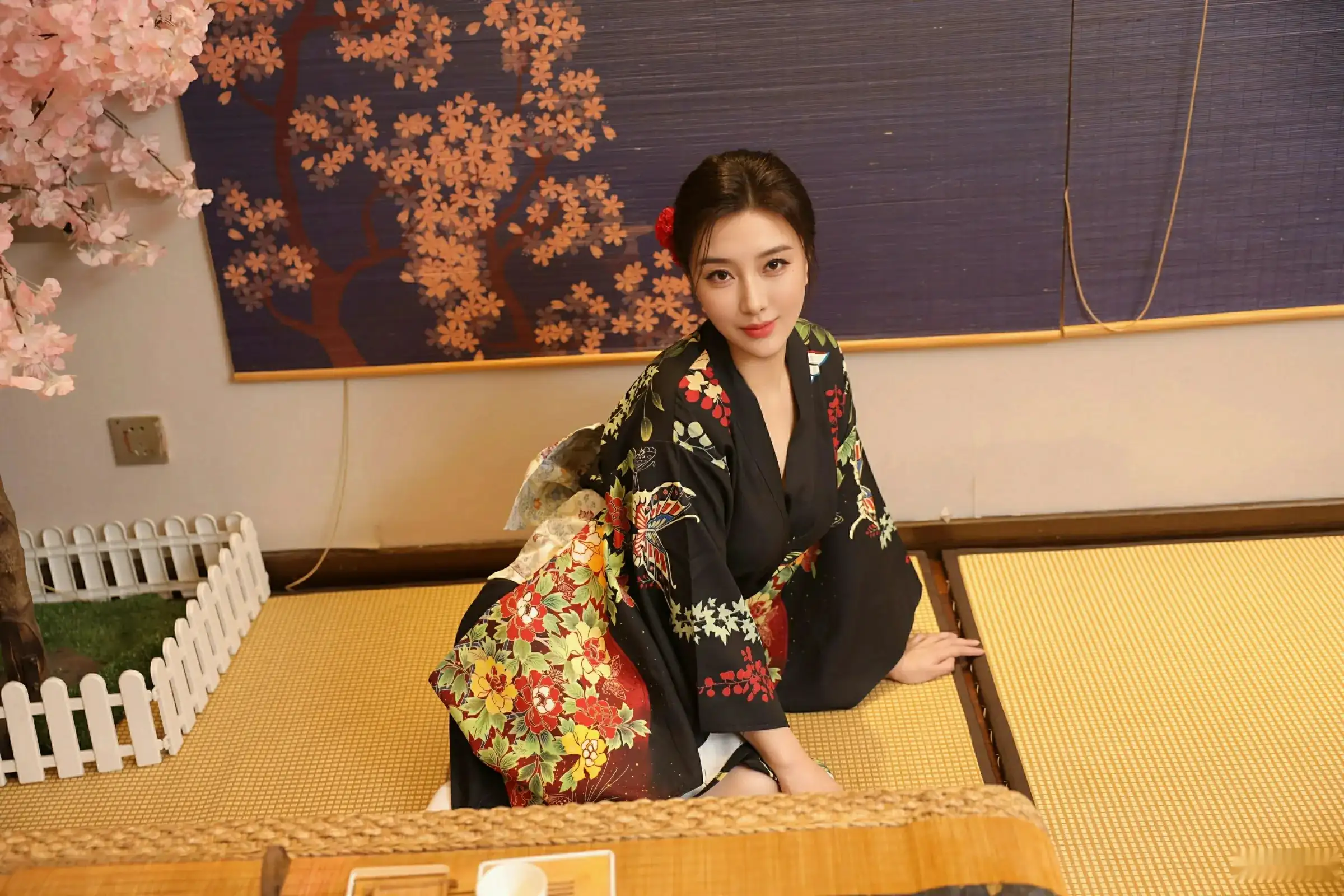 [[XiuRen秀人网]秀人网]No.10627_模特苏一诺性感日系黑色服饰露红色内衣秀曼妙身材迷人诱惑写真80P