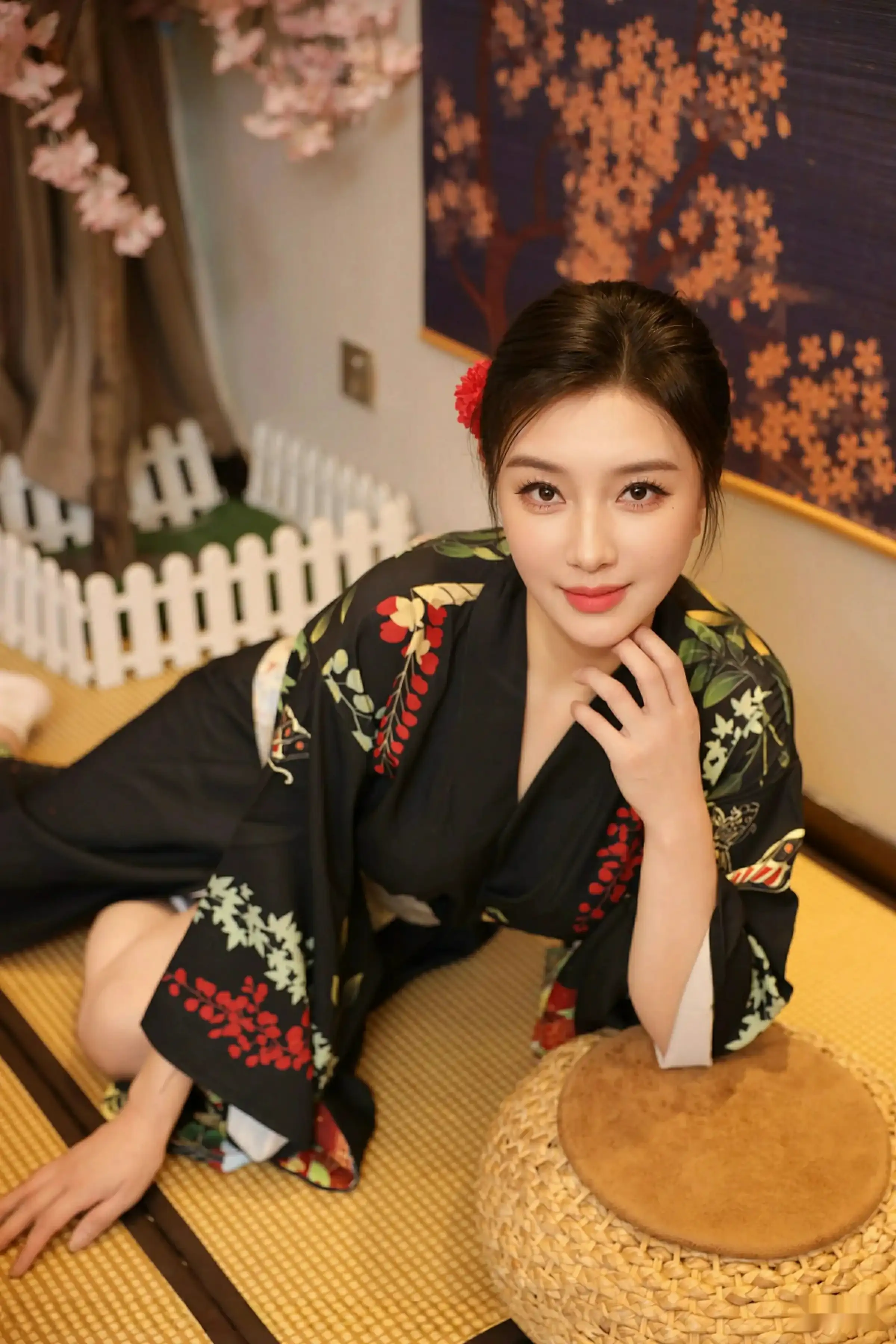 [[XiuRen秀人网]秀人网]No.10627_模特苏一诺性感日系黑色服饰露红色内衣秀曼妙身材迷人诱惑写真80P