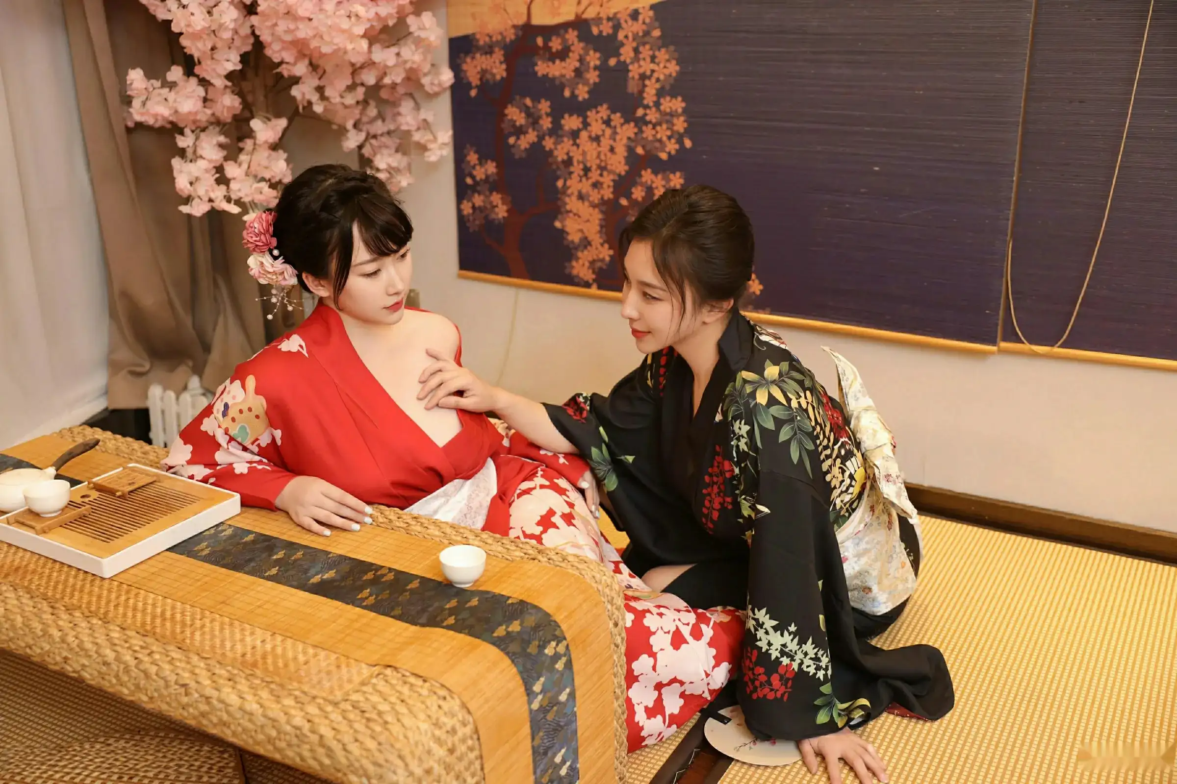 [[XiuRen秀人网]秀人网]No.10627_模特苏一诺性感日系黑色服饰露红色内衣秀曼妙身材迷人诱惑写真80P