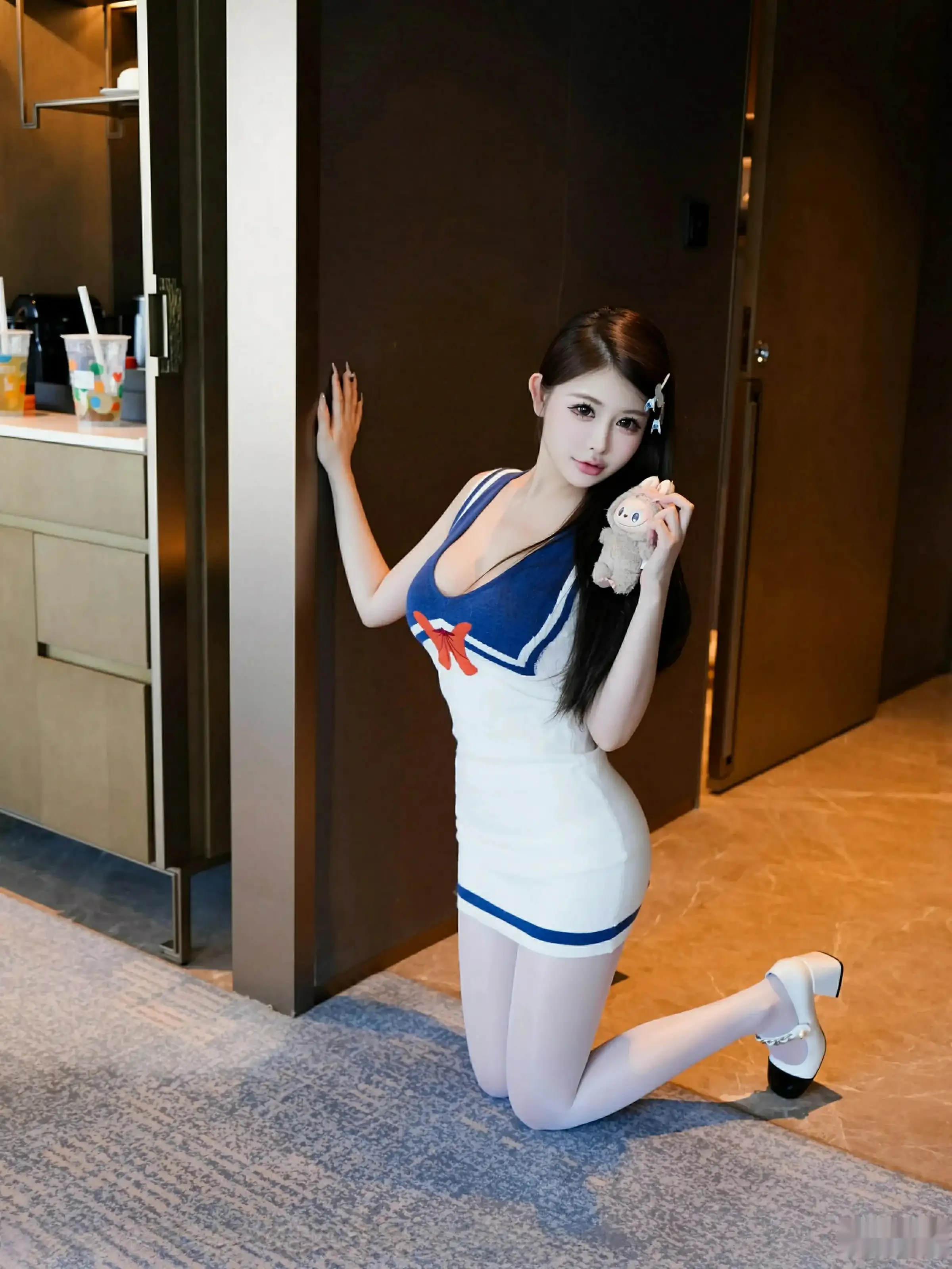 [[XiuRen秀人网]秀人网]No.10628_模特甜妮性感连衣短裙露粉色内衣配白色丝袜秀丰腴身材诱惑写真71P