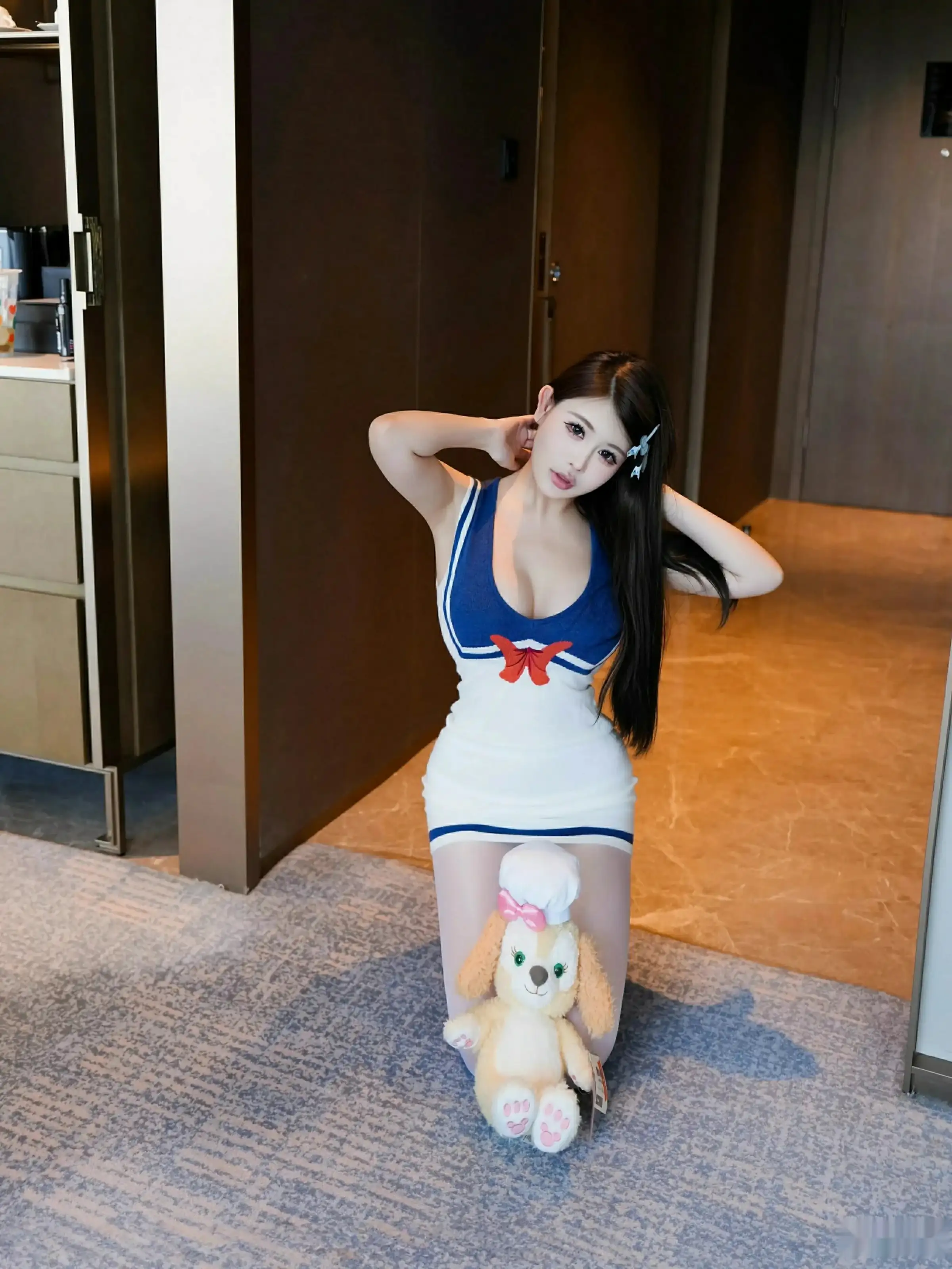 [[XiuRen秀人网]秀人网]No.10628_模特甜妮性感连衣短裙露粉色内衣配白色丝袜秀丰腴身材诱惑写真71P