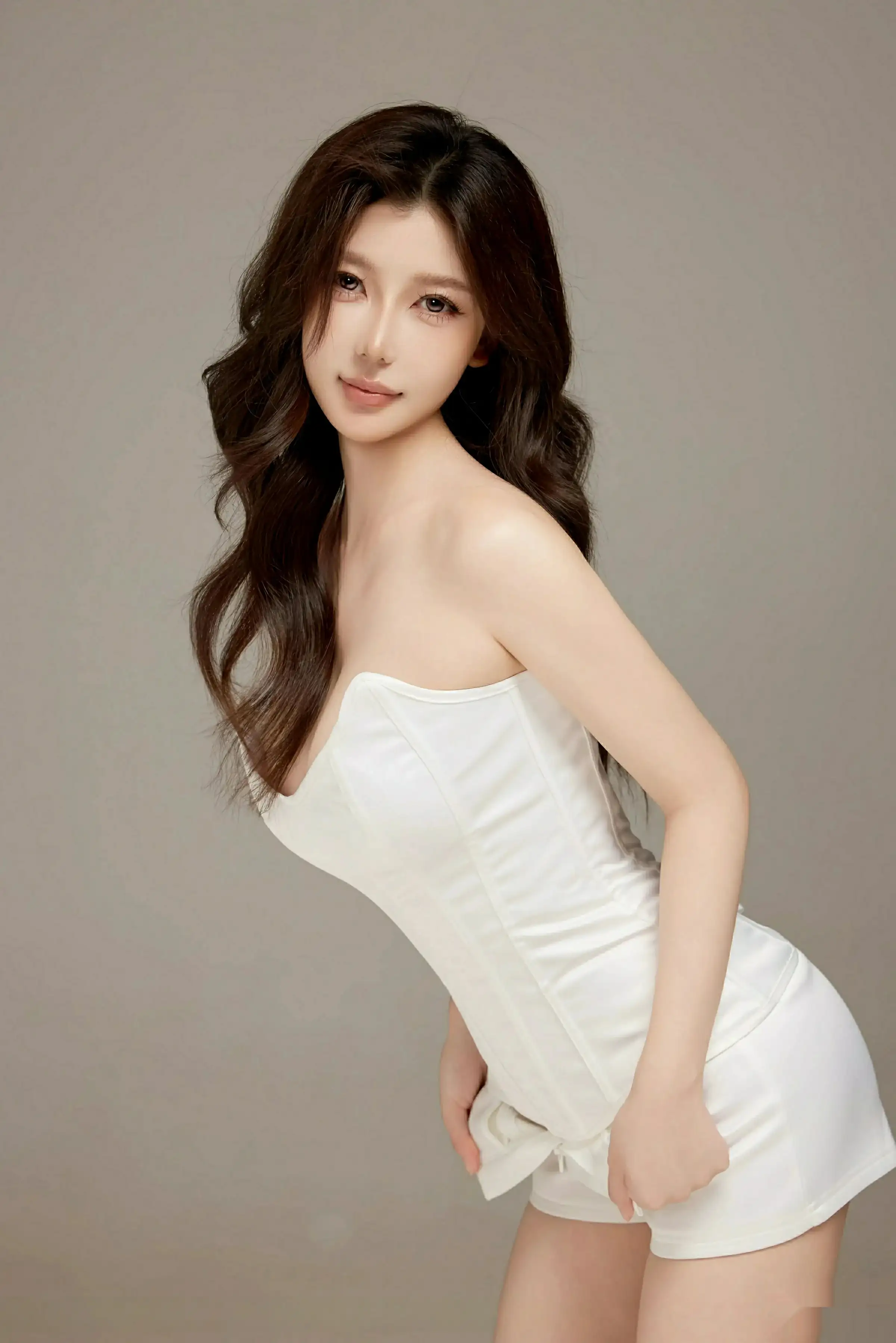 [[XiuRen秀人网]秀人网]No.10629_模特尹甜甜性感白色短裤露白色蕾丝内衣秀完美身材诱惑写真78P