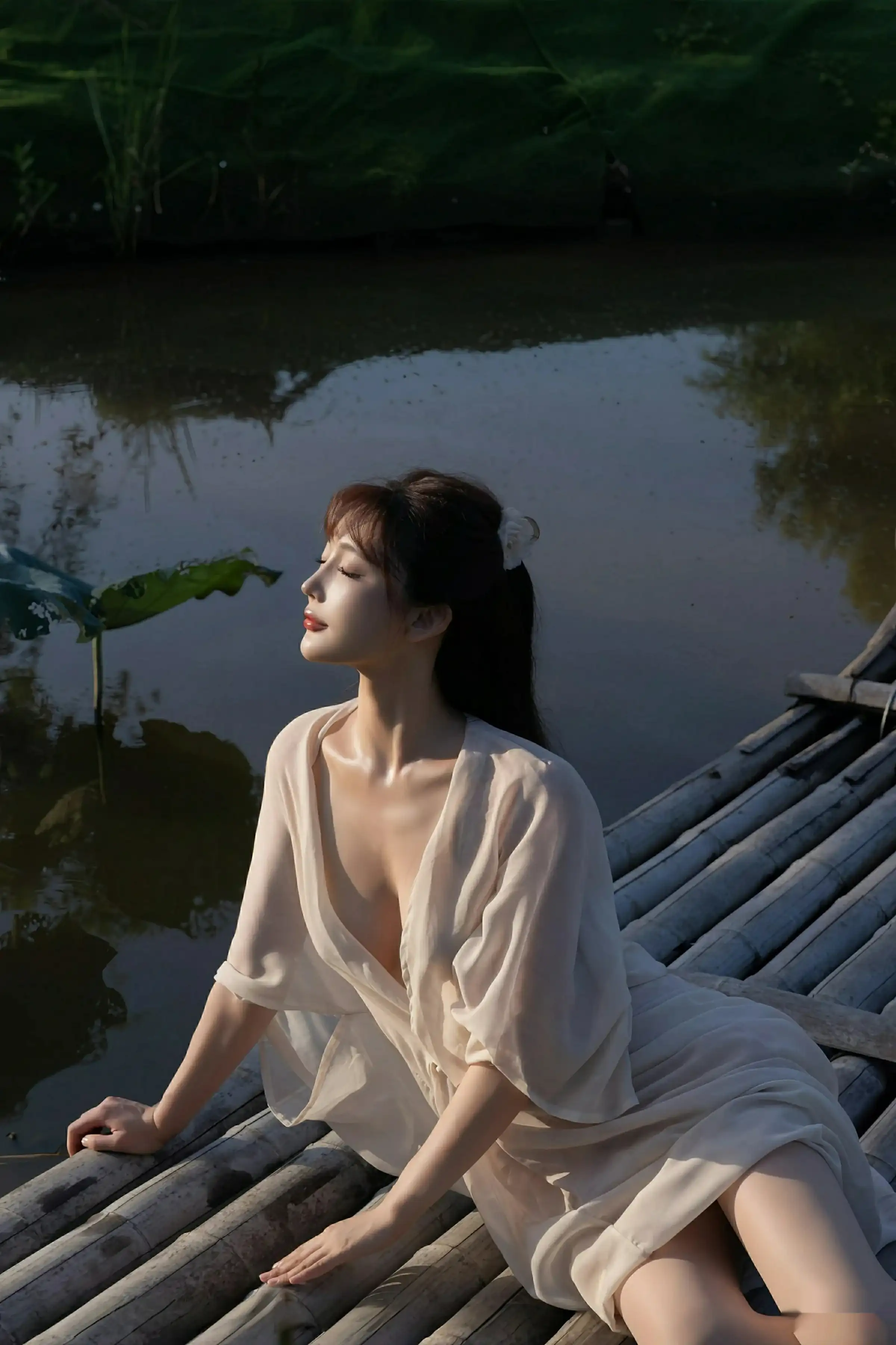 [[XiuRen秀人网]秀人网]No.10630_模特陆萱萱户外性感浅色薄纱服饰配超薄肉丝秀柔美身姿诱惑写真76P