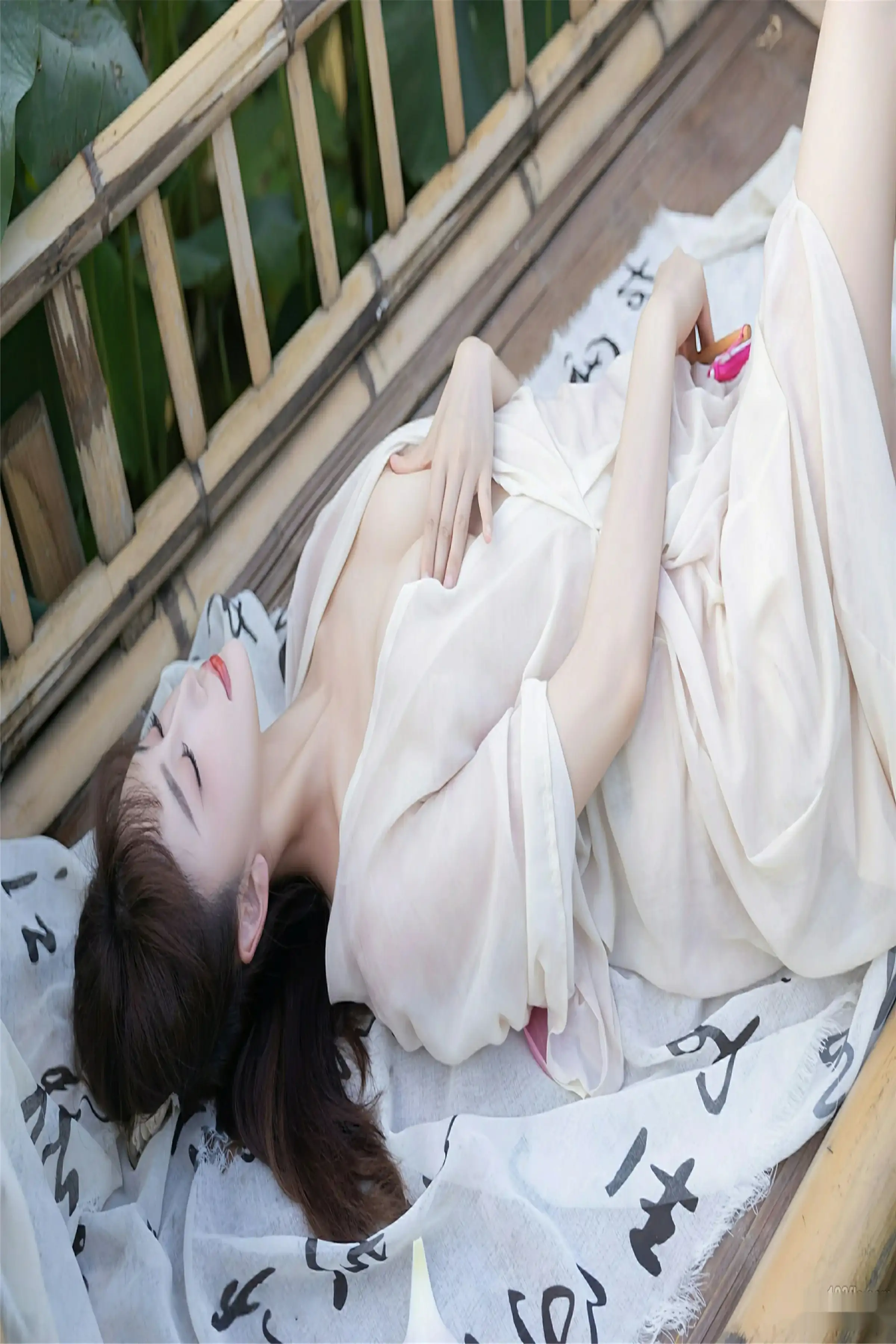 [[XiuRen秀人网]秀人网]No.10630_模特陆萱萱户外性感浅色薄纱服饰配超薄肉丝秀柔美身姿诱惑写真76P