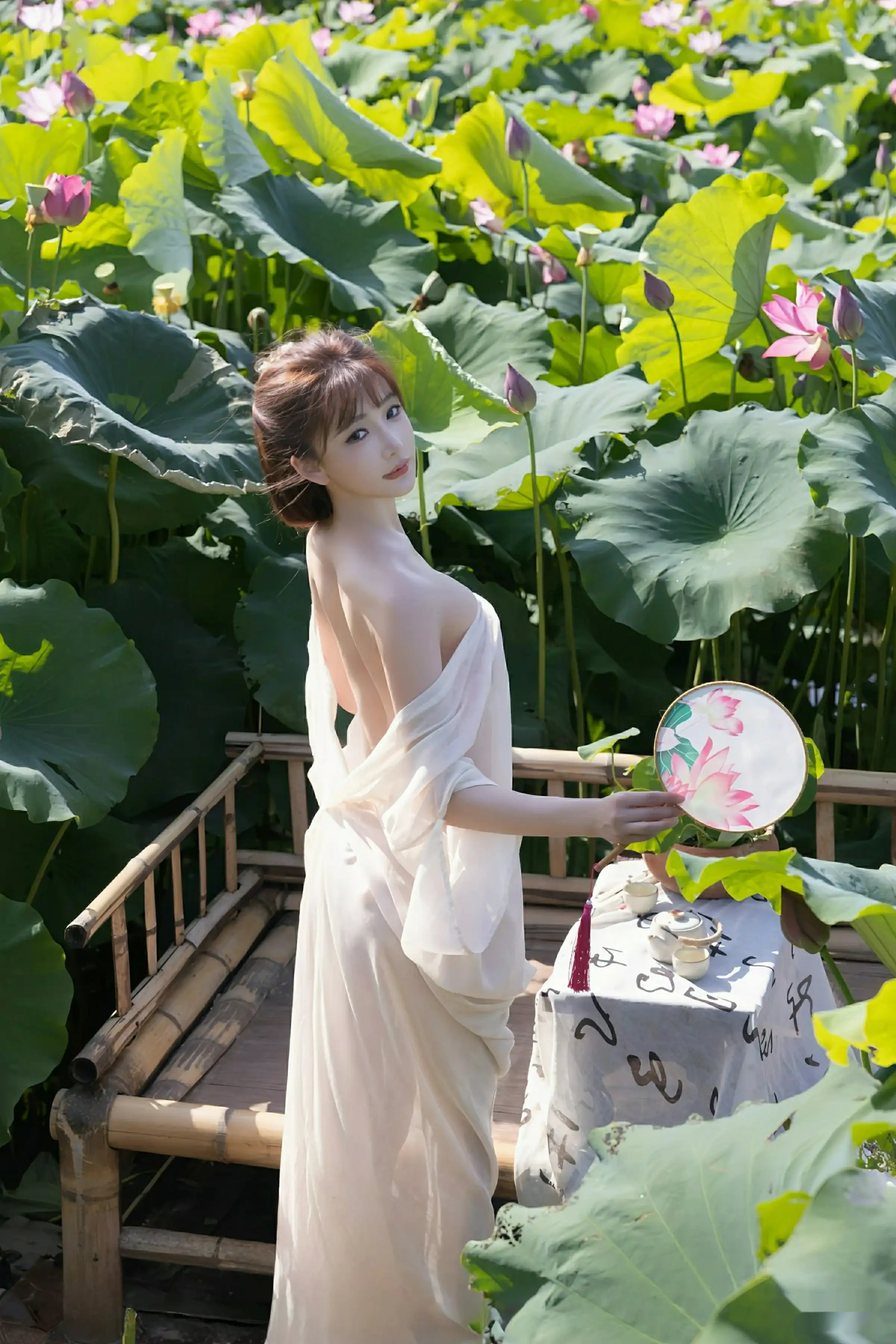 [[XiuRen秀人网]秀人网]No.10630_模特陆萱萱户外性感浅色薄纱服饰配超薄肉丝秀柔美身姿诱惑写真76P