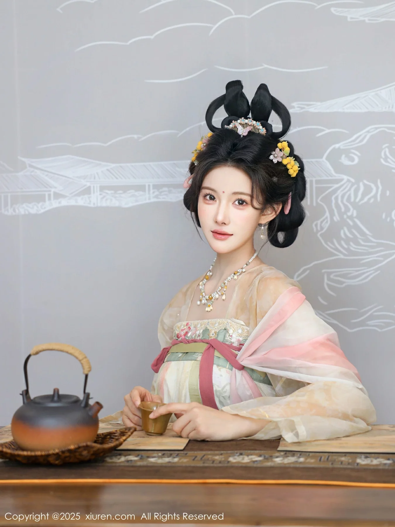 [[XiuRen秀人网]秀人网]No.10645_模特梨霜儿古典主题性感浅色古装服饰秀丰腴身材迷人美腿写真82P