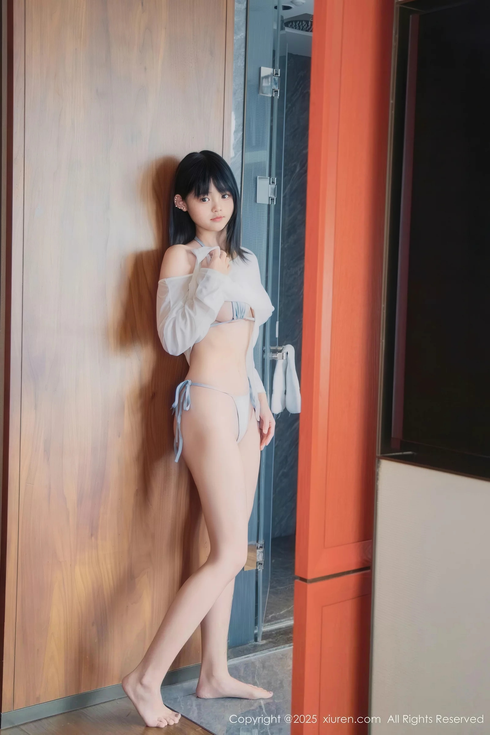 [[XiuRen秀人网]秀人网]No.10651_新人模特小泠性感薄纱服饰露蓝色比基尼秀完美身材诱惑写真80P