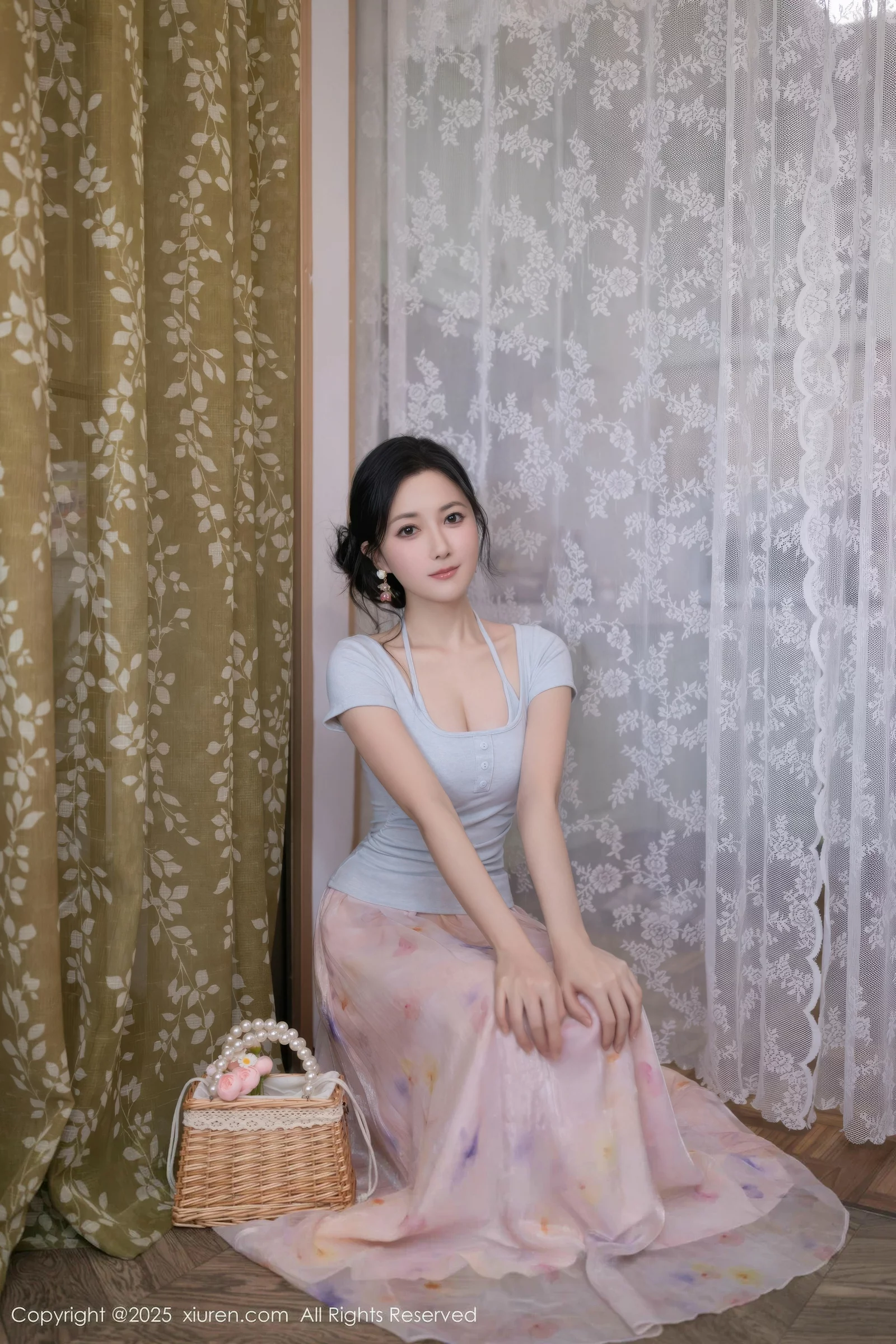 [[XiuRen秀人网]秀人网]No.10656_模特鱼子酱Fish性感粉色薄纱裙露开档肉丝秀曼妙身姿诱惑写真80P