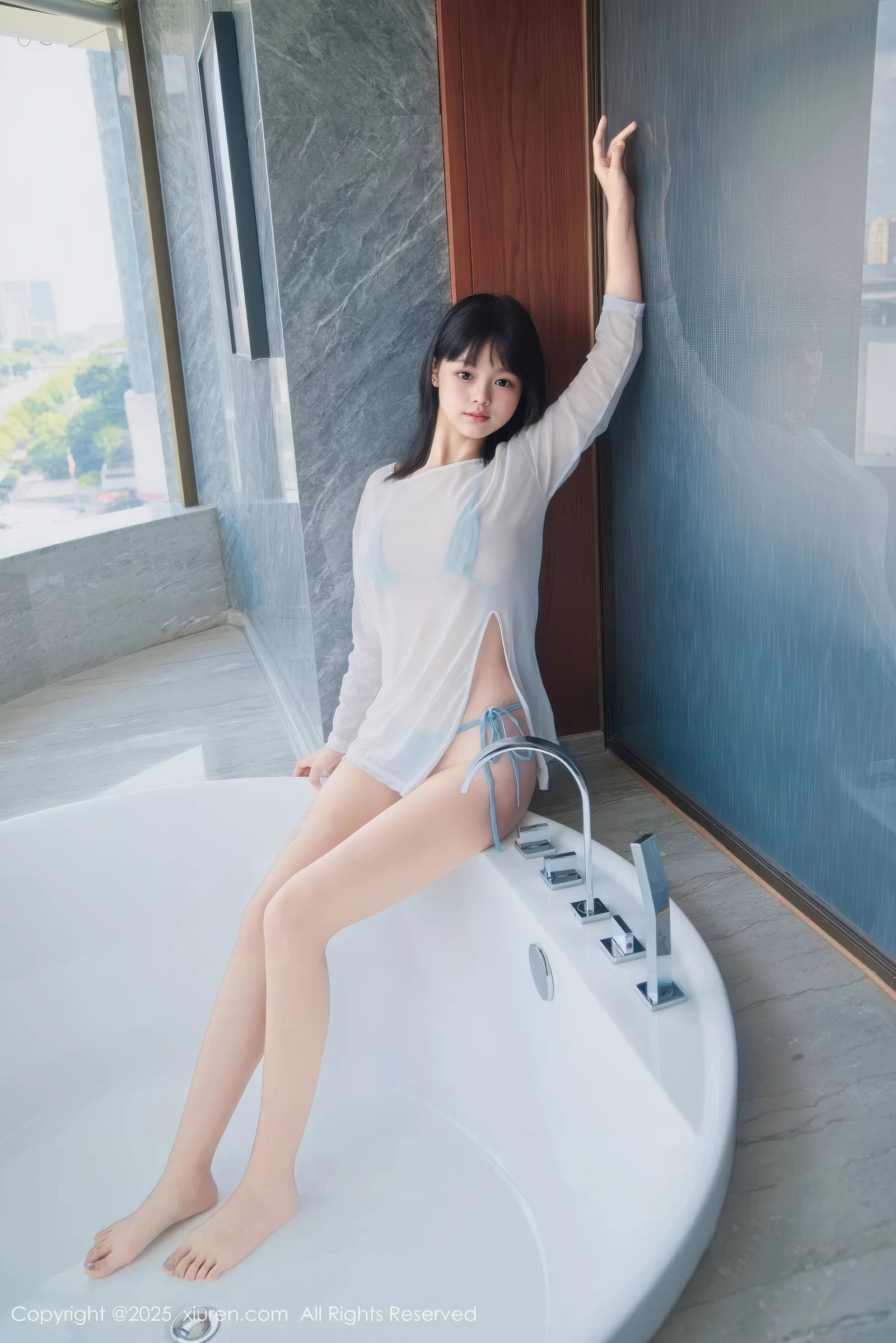 [[XiuRen秀人网]秀人网]No.10651_新人模特小泠性感薄纱服饰露蓝色比基尼秀完美身材诱惑写真80P