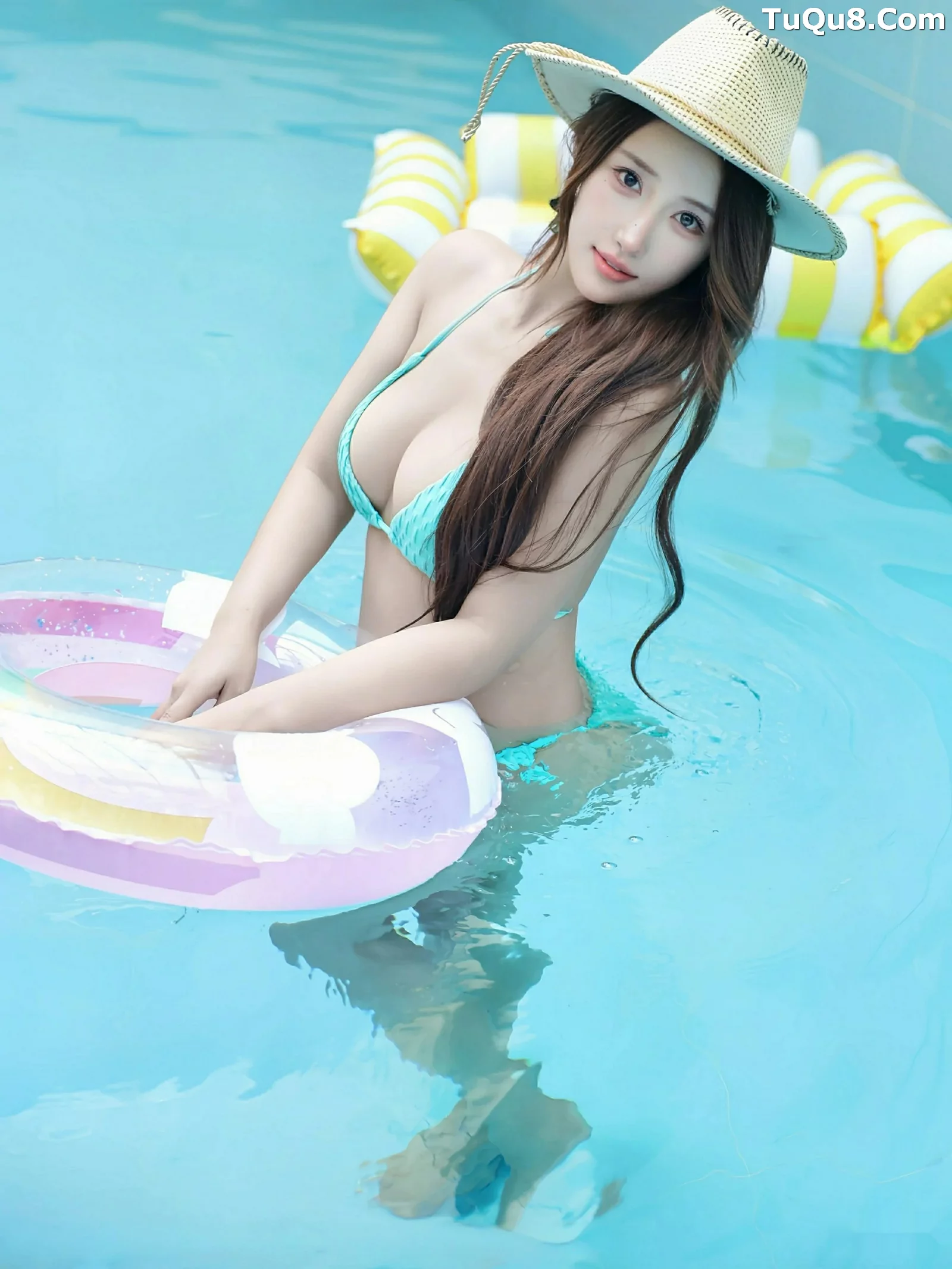 [[XiuRen秀人网]秀人网]No.10666_模特白薇薇vcvc泳池激情互动性感比基尼秀完美身材诱惑写真73P