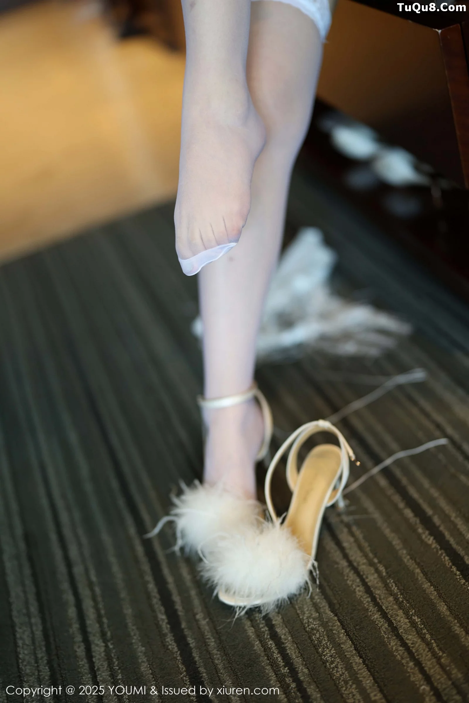 [YouMi尤蜜荟]Vol.1163_模特桃桃·夭夭twins性感白色蕾丝内衣配白丝袜秀曼妙身材诱惑写真70P