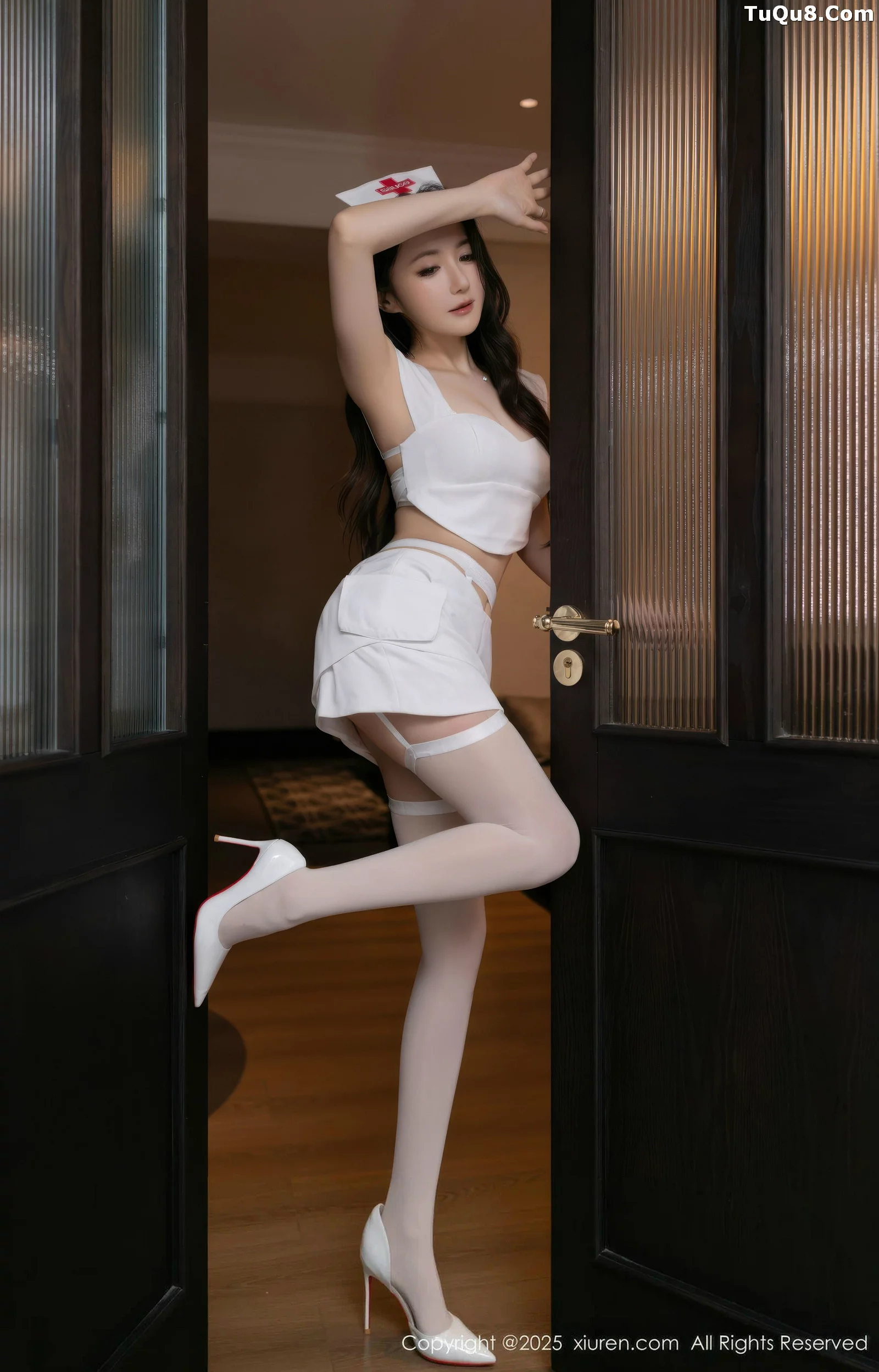 [[XiuRen秀人网]秀人网]No.10711_模特鱼子酱Fish性感白色护士制服配白丝吊袜秀曼妙身姿诱惑写真74P