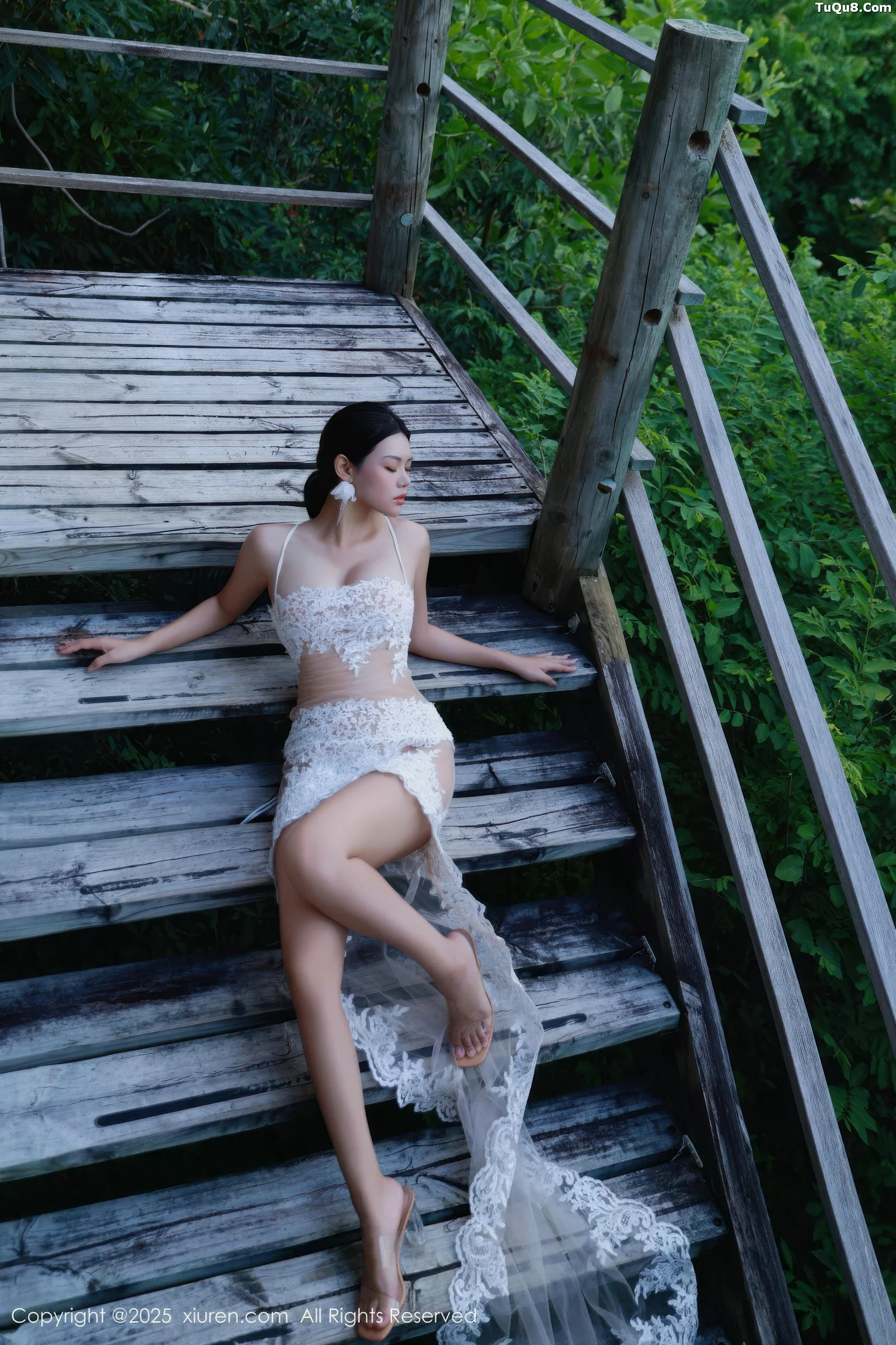 [[XiuRen秀人网]秀人网]No.10721_模特叮当DD性感白色情趣服饰配白色丝袜秀完美身材诱惑写真77P