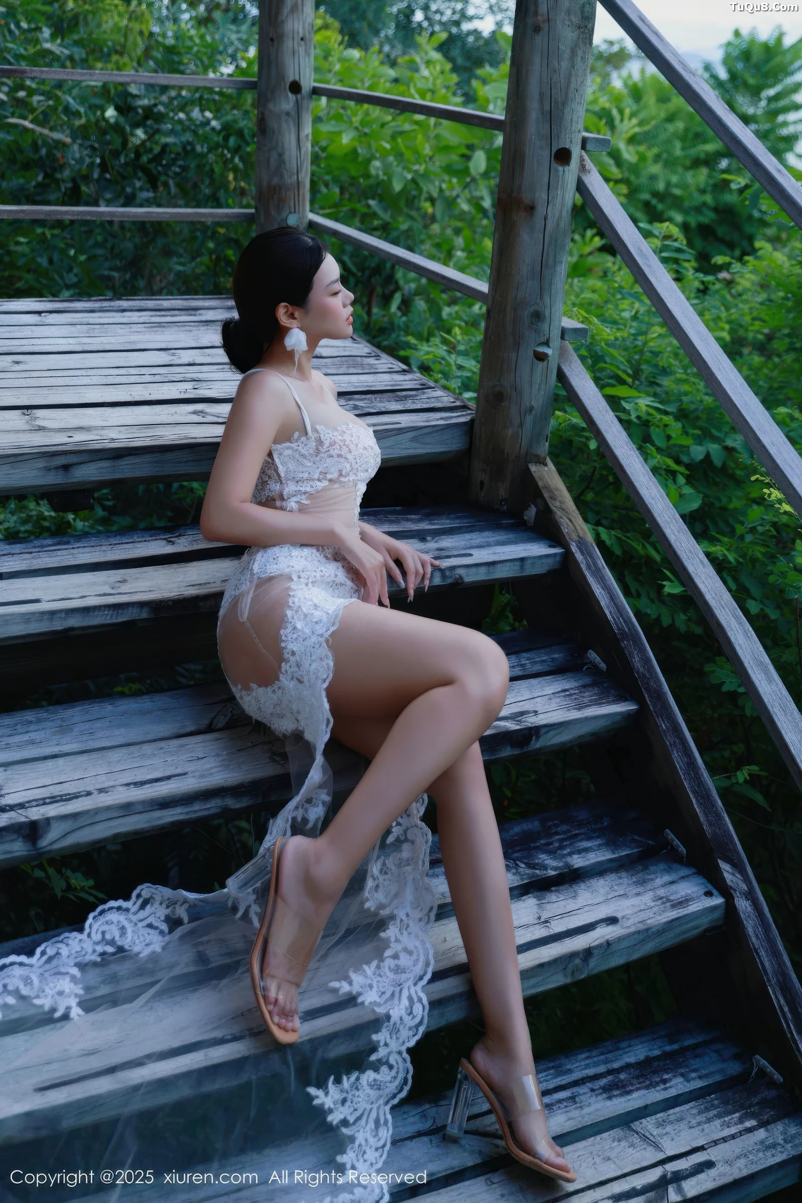 [[XiuRen秀人网]秀人网]No.10721_模特叮当DD性感白色情趣服饰配白色丝袜秀完美身材诱惑写真77P