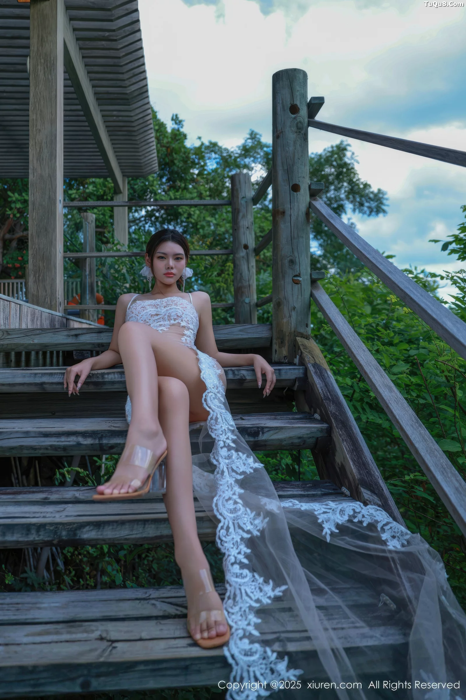 [[XiuRen秀人网]秀人网]No.10721_模特叮当DD性感白色情趣服饰配白色丝袜秀完美身材诱惑写真77P