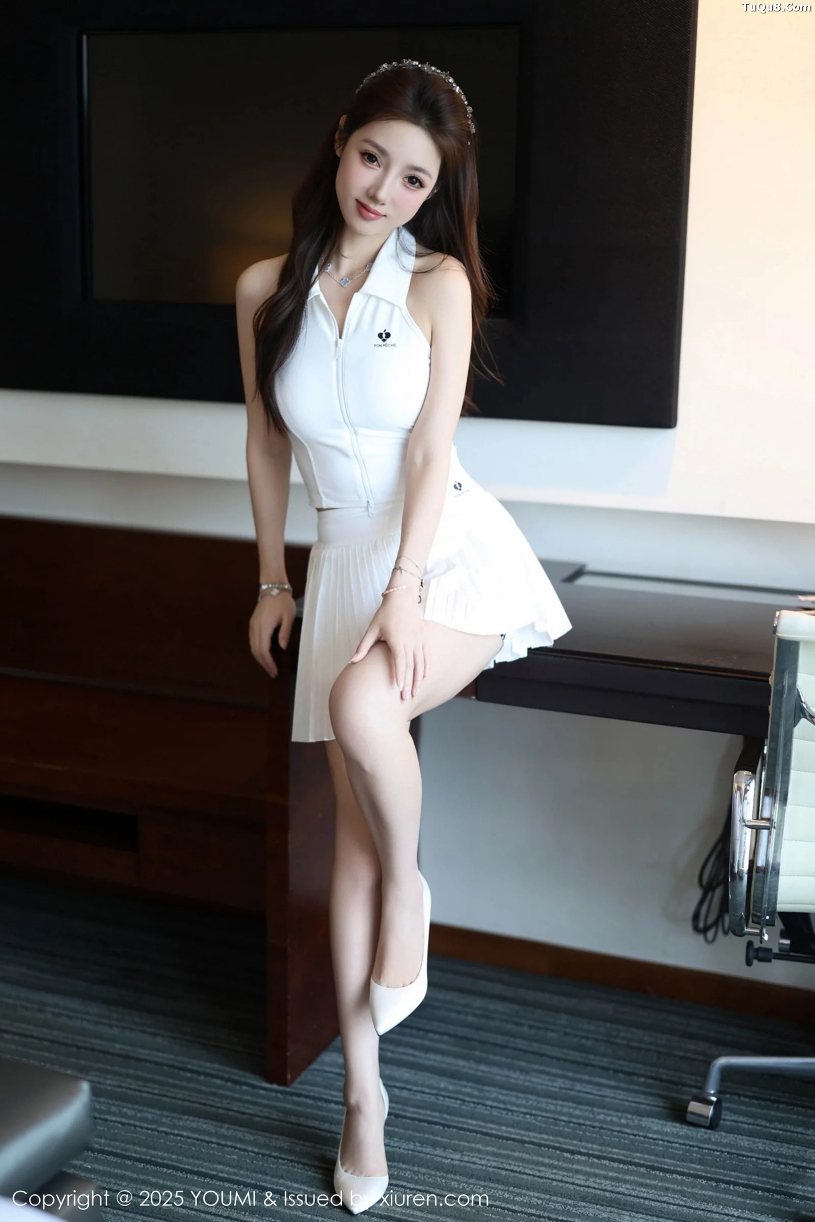 [YouMi尤蜜荟]Vol.1165_模特桃桃·夭夭twins性感姐妹花白色分体短裙秀完美身材诱惑写真70P
