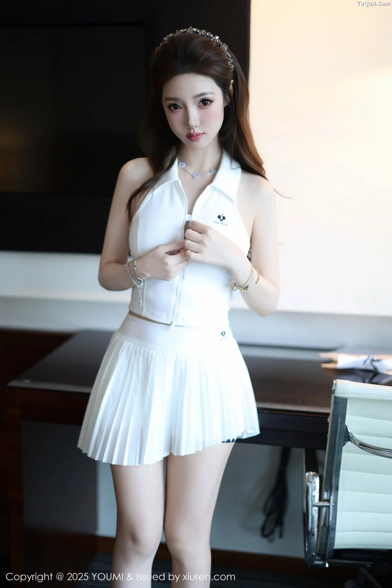 [YouMi尤蜜荟]Vol.1165_模特桃桃·夭夭twins性感姐妹花白色分体短裙秀完美身材诱惑写真70P