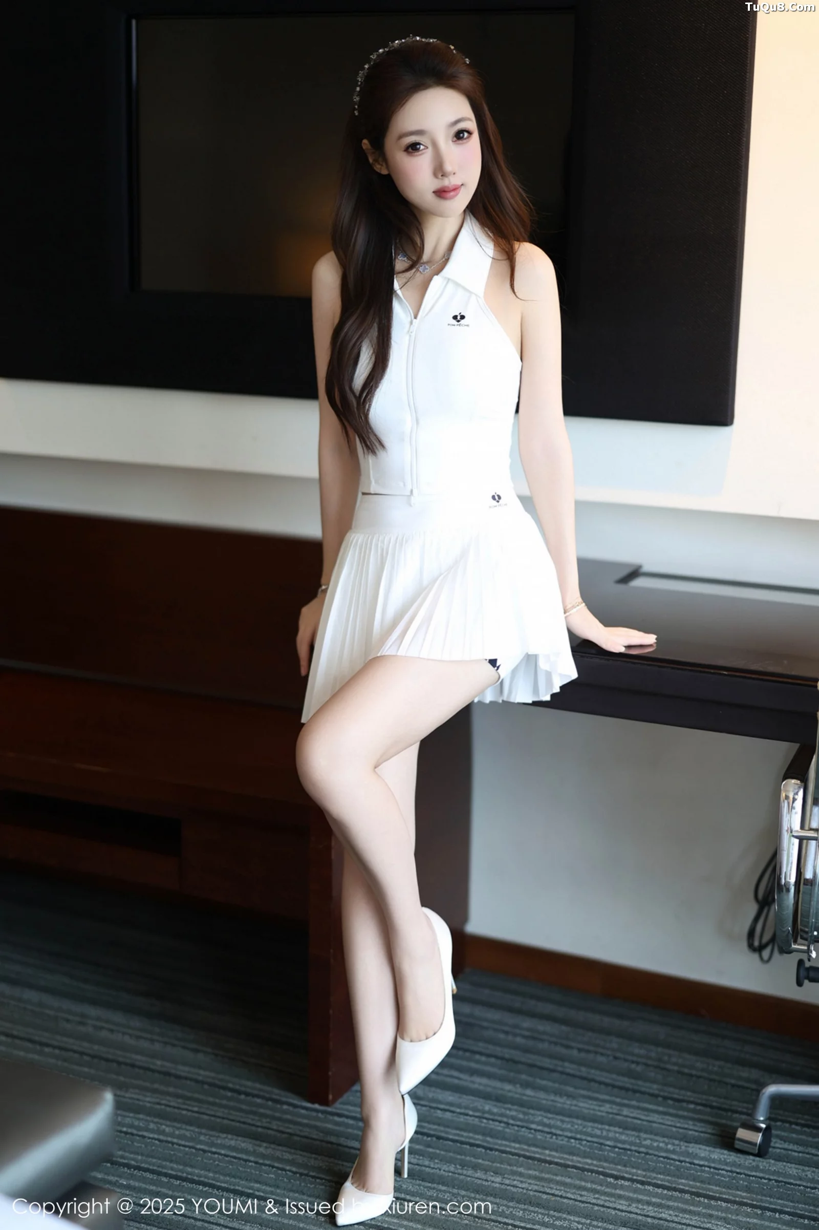 [YouMi尤蜜荟]Vol.1165_模特桃桃·夭夭twins性感姐妹花白色分体短裙秀完美身材诱惑写真70P