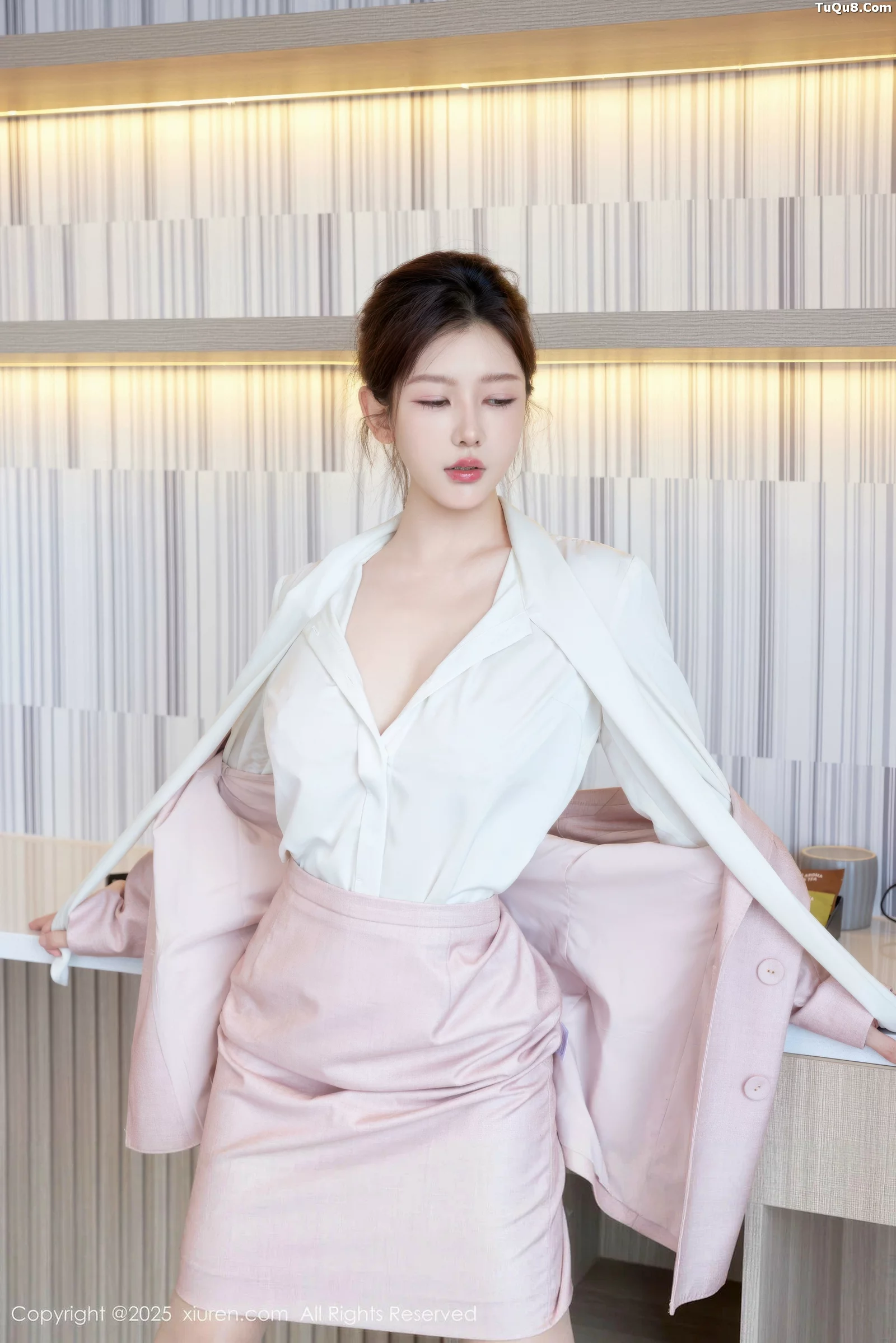 [[XiuRen秀人网]秀人网]No.10728_模特尹甜甜粉色OL制服露红色内衣配肉丝袜秀完美身材诱惑写真69P