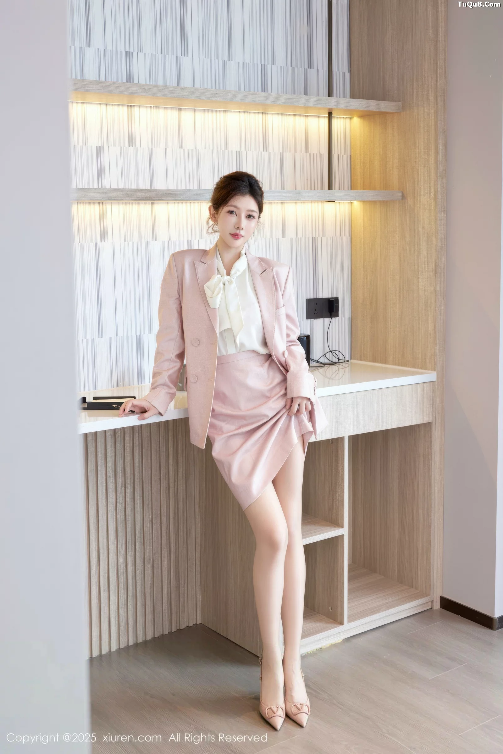 [[XiuRen秀人网]秀人网]No.10728_模特尹甜甜粉色OL制服露红色内衣配肉丝袜秀完美身材诱惑写真69P