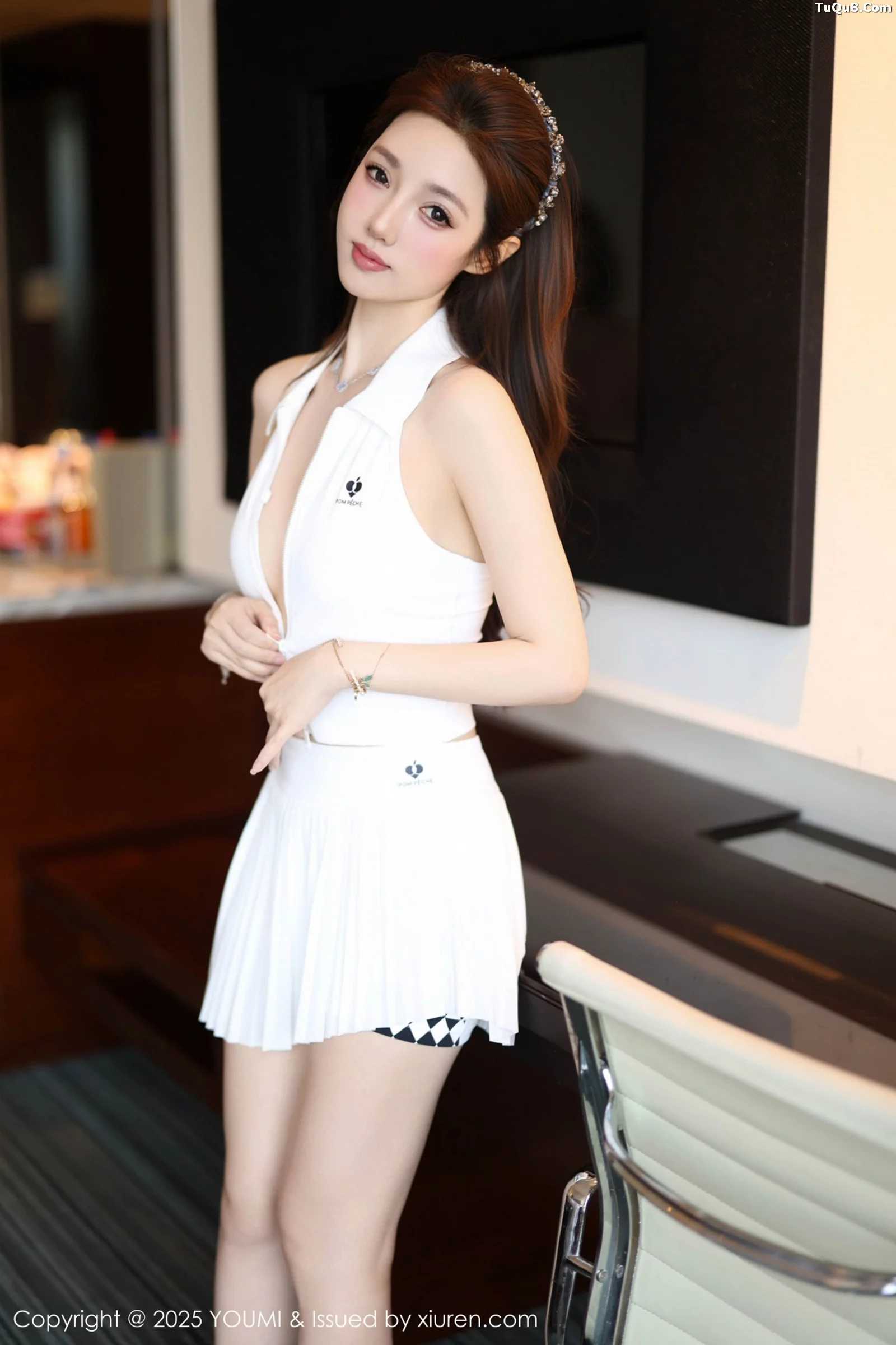 [YouMi尤蜜荟]Vol.1165_模特桃桃·夭夭twins性感姐妹花白色分体短裙秀完美身材诱惑写真70P