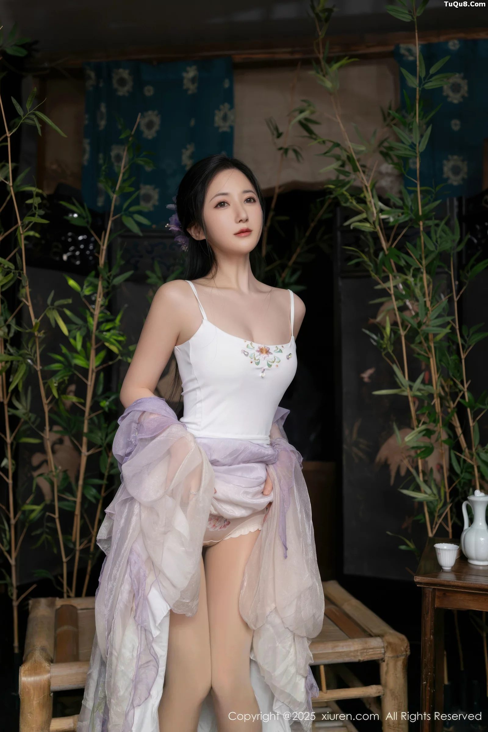 [[XiuRen秀人网]秀人网]No.10737_模特鱼子酱Fish性感紫色连衣裙配白色丝袜秀曼妙身姿诱惑写真74P