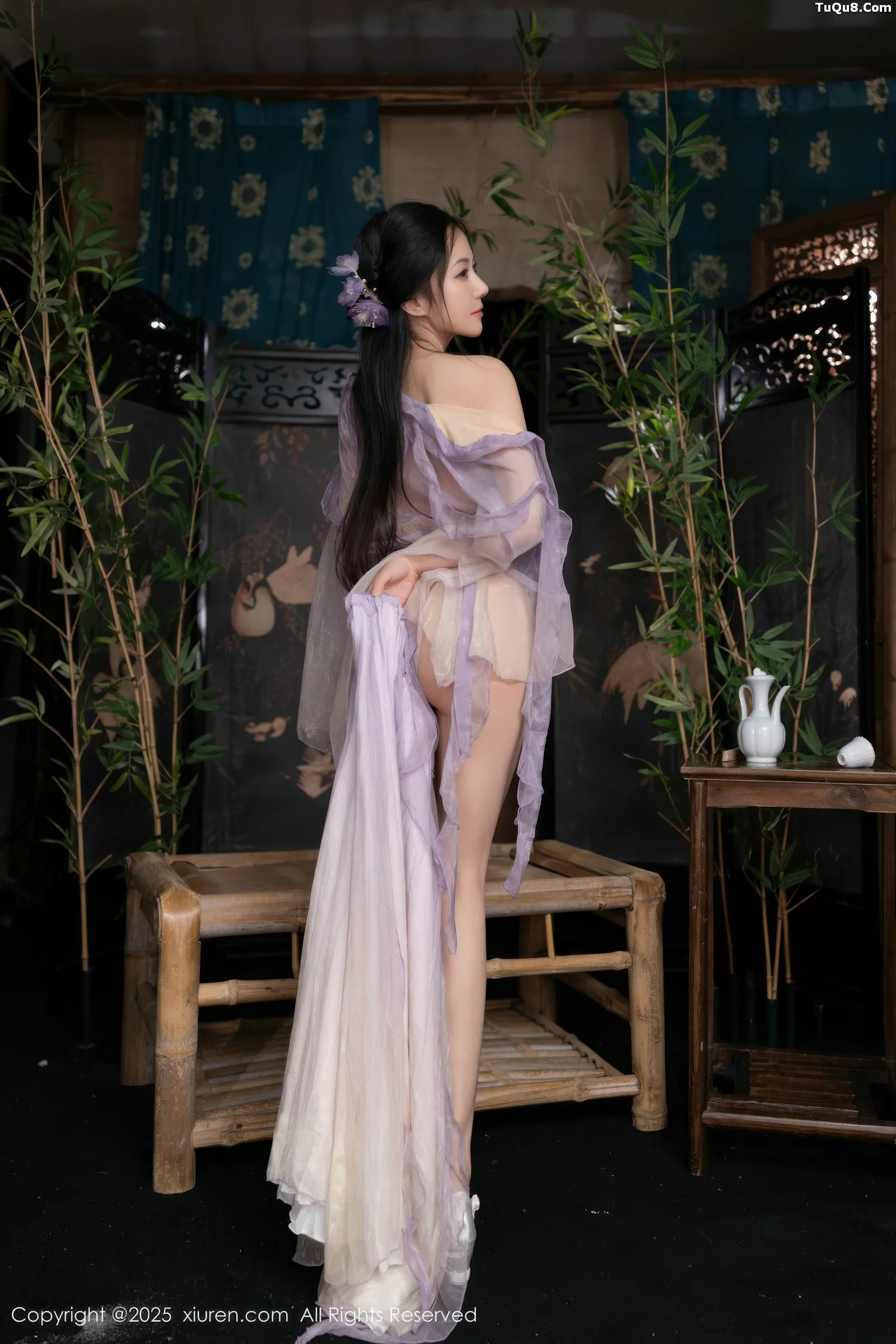 [[XiuRen秀人网]秀人网]No.10737_模特鱼子酱Fish性感紫色连衣裙配白色丝袜秀曼妙身姿诱惑写真74P