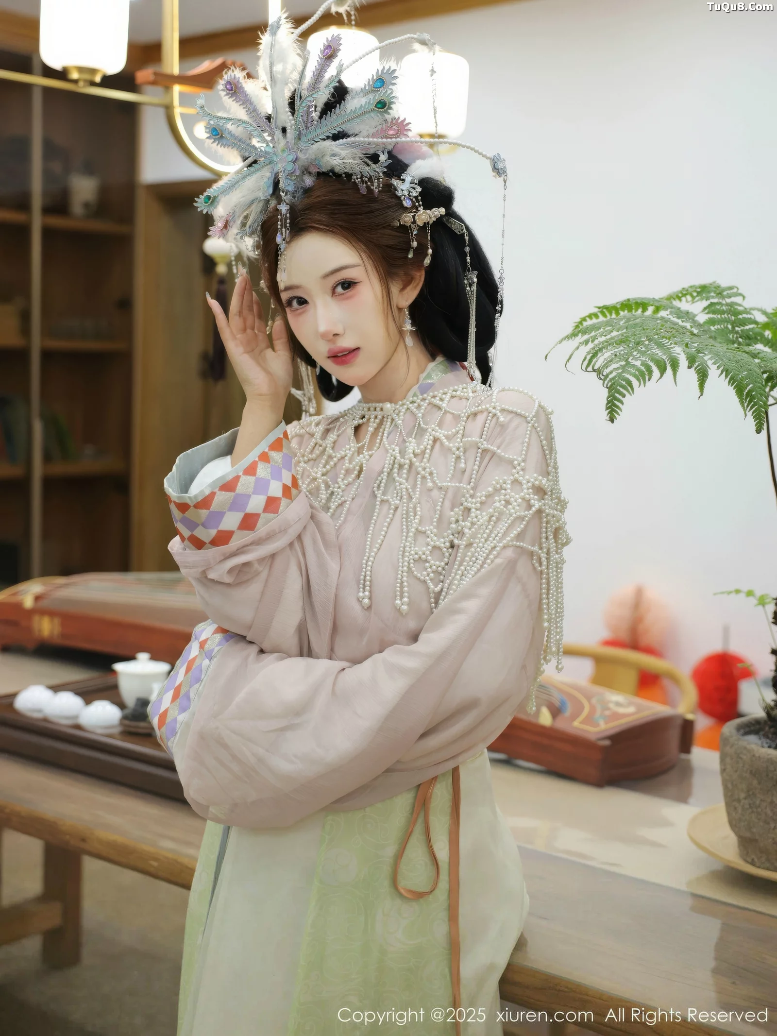 [[XiuRen秀人网]秀人网]No.10736_模特金允希Yuki性感浅色古装薄纱服饰秀丰腴身材迷人诱惑写真80P