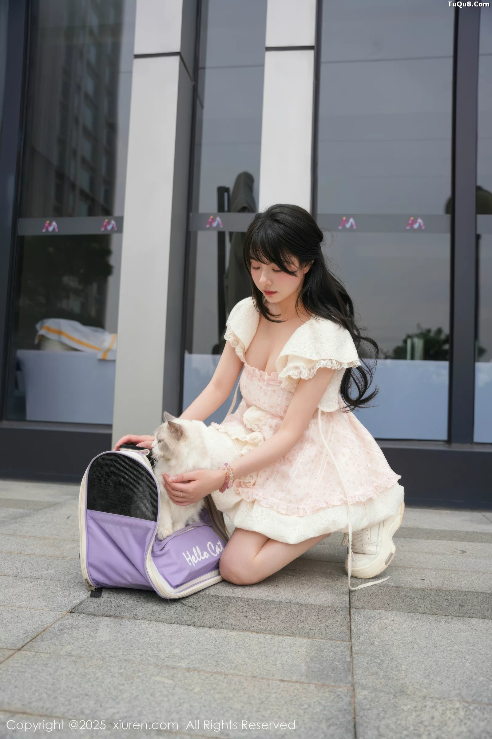 [[XiuRen秀人网]秀人网]No.10734_模特软情性感浅色连衣短裙配白色腿袜秀翘臀模特撩人诱惑写真75P